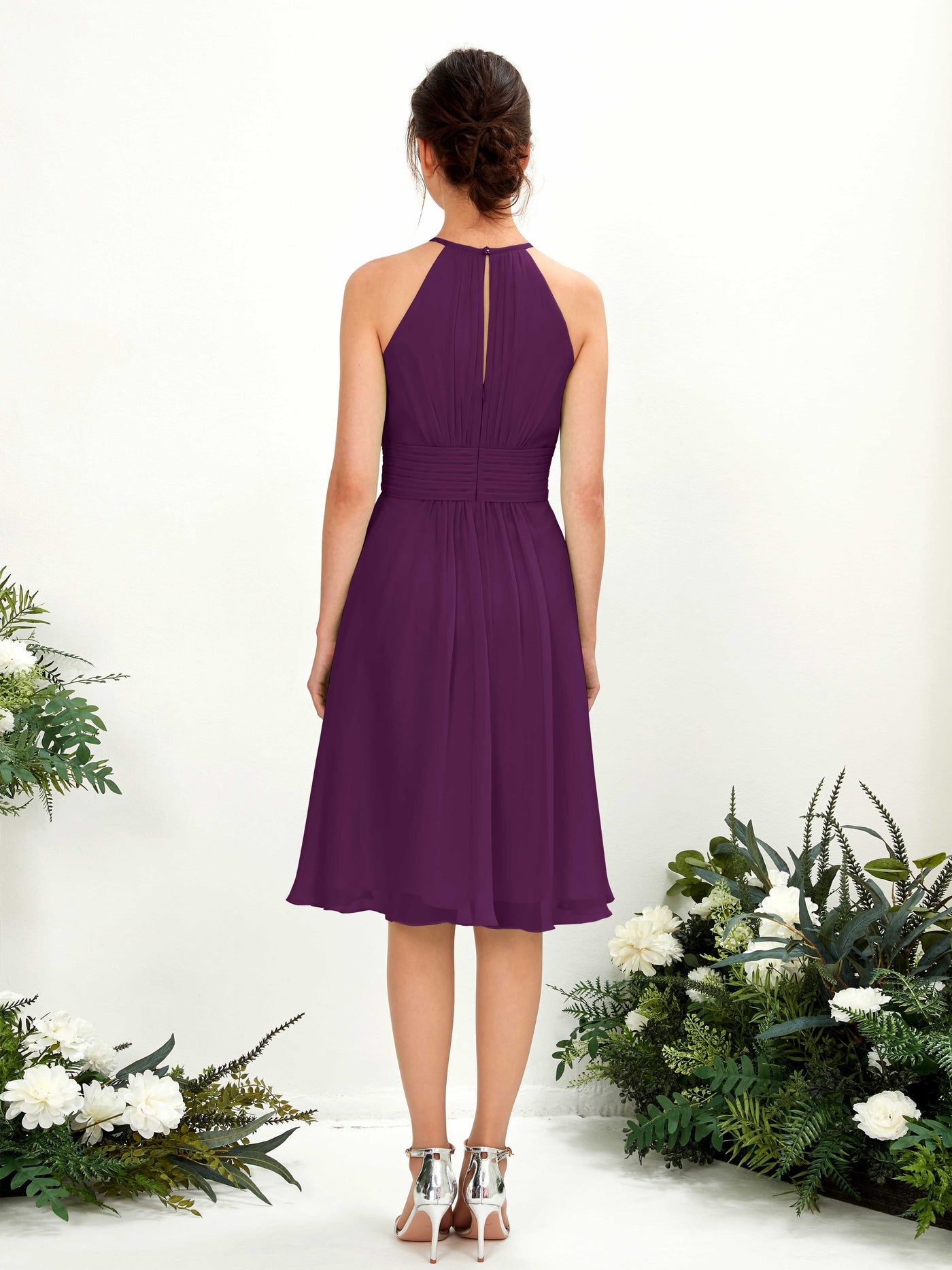 Carlyna Vestido línea A cuello redondo hasta la rodilla gasa dama de honor Uva #color_uva