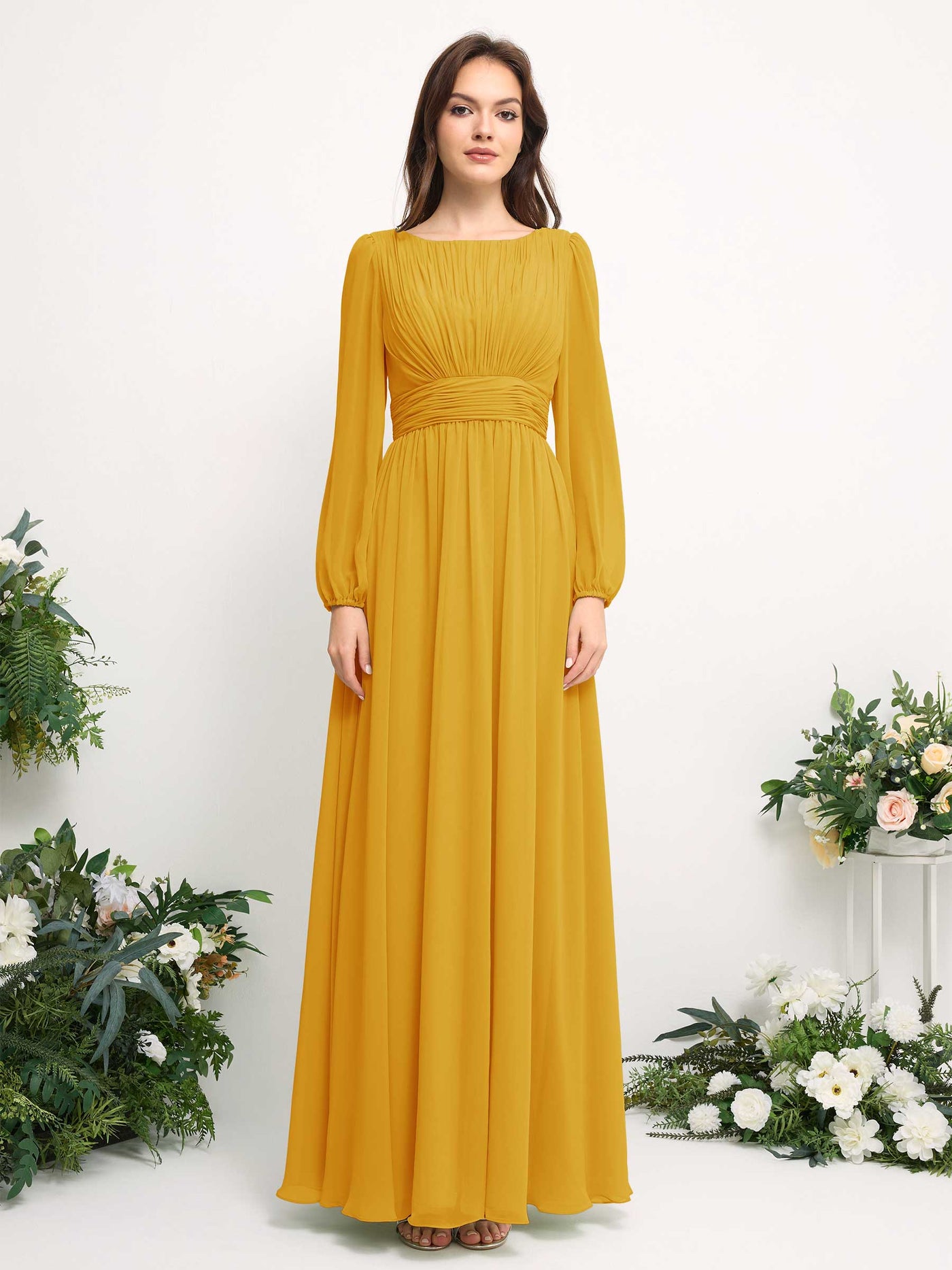 Carlyna Vestido línea A de gasa escote bandeja manga larga para dama de honor Amarillo Mostaza #color_amarillo-mostaza