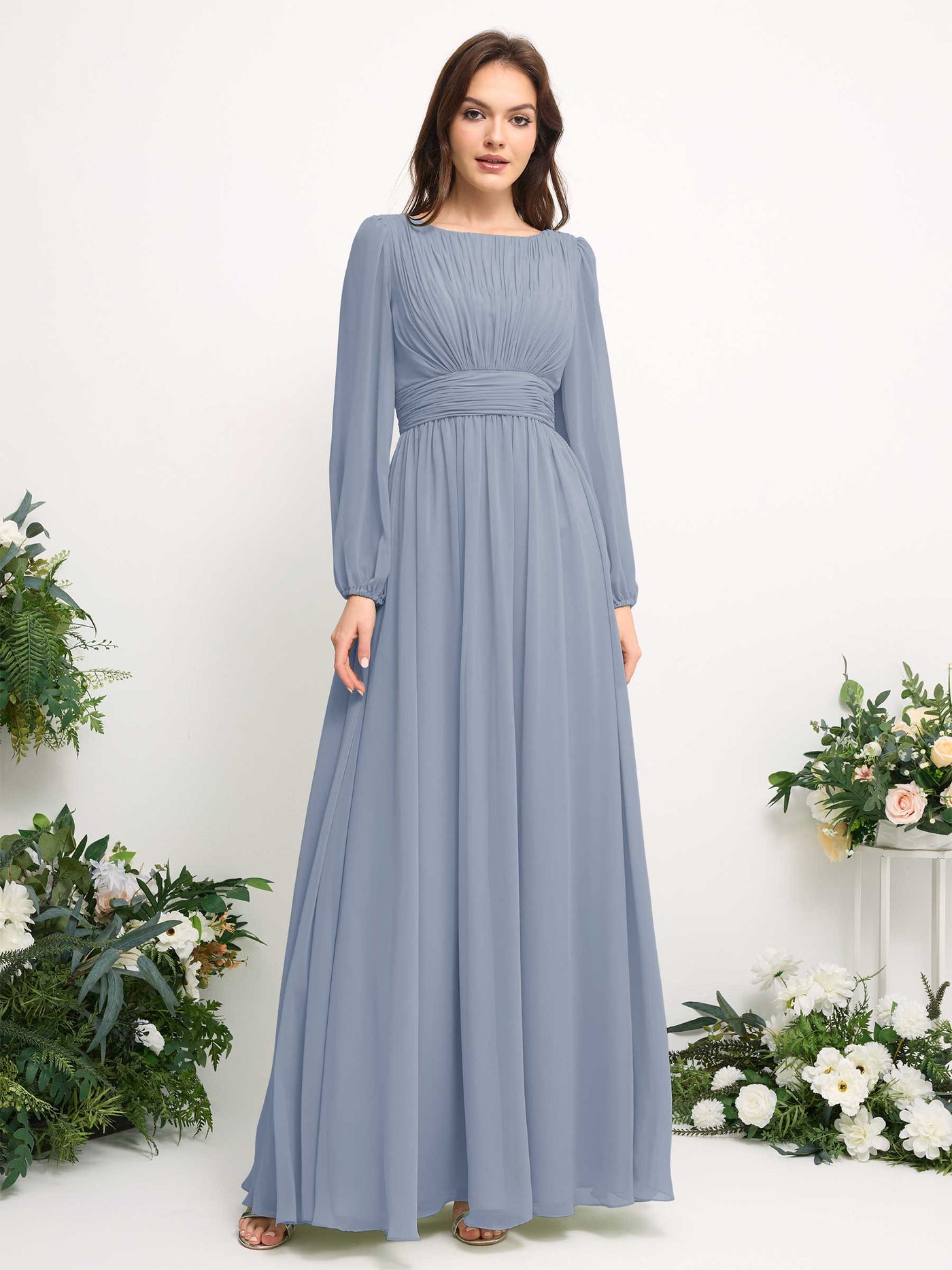 Carlyna Vestido línea A de gasa escote bandeja manga larga para dama de honor Azul Empolvado Mejorado #color_azul-empolvado-mejorado