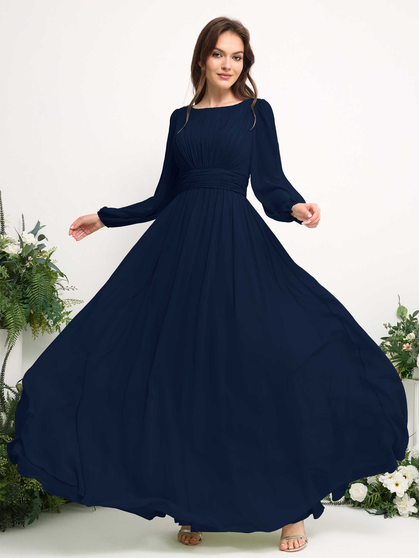 Carlyna Vestido línea A de gasa escote bandeja manga larga para dama de honor Azul Marino #color_azul-marino