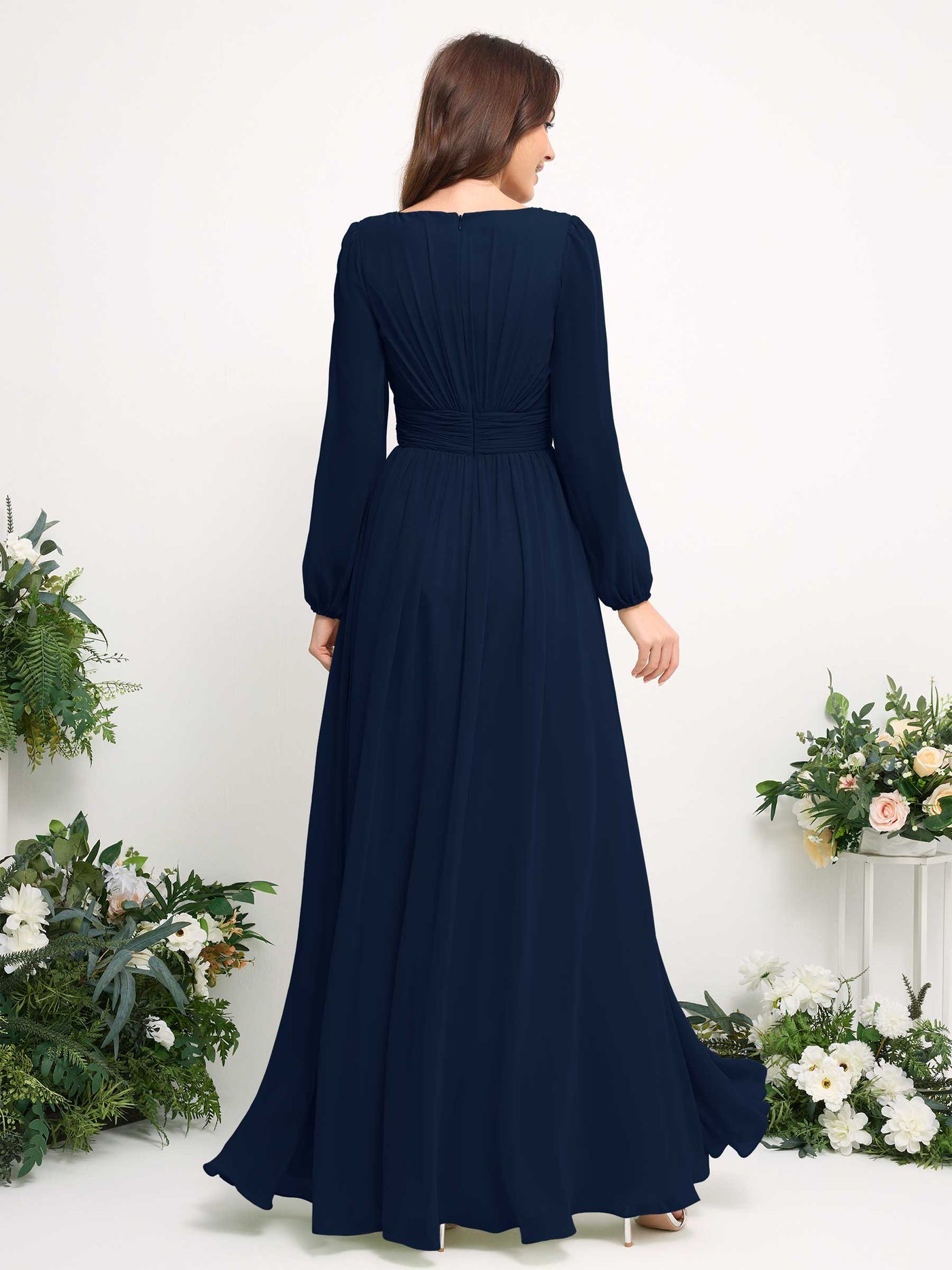 Carlyna Vestido línea A de gasa escote bandeja manga larga para dama de honor Azul Marino #color_azul-marino