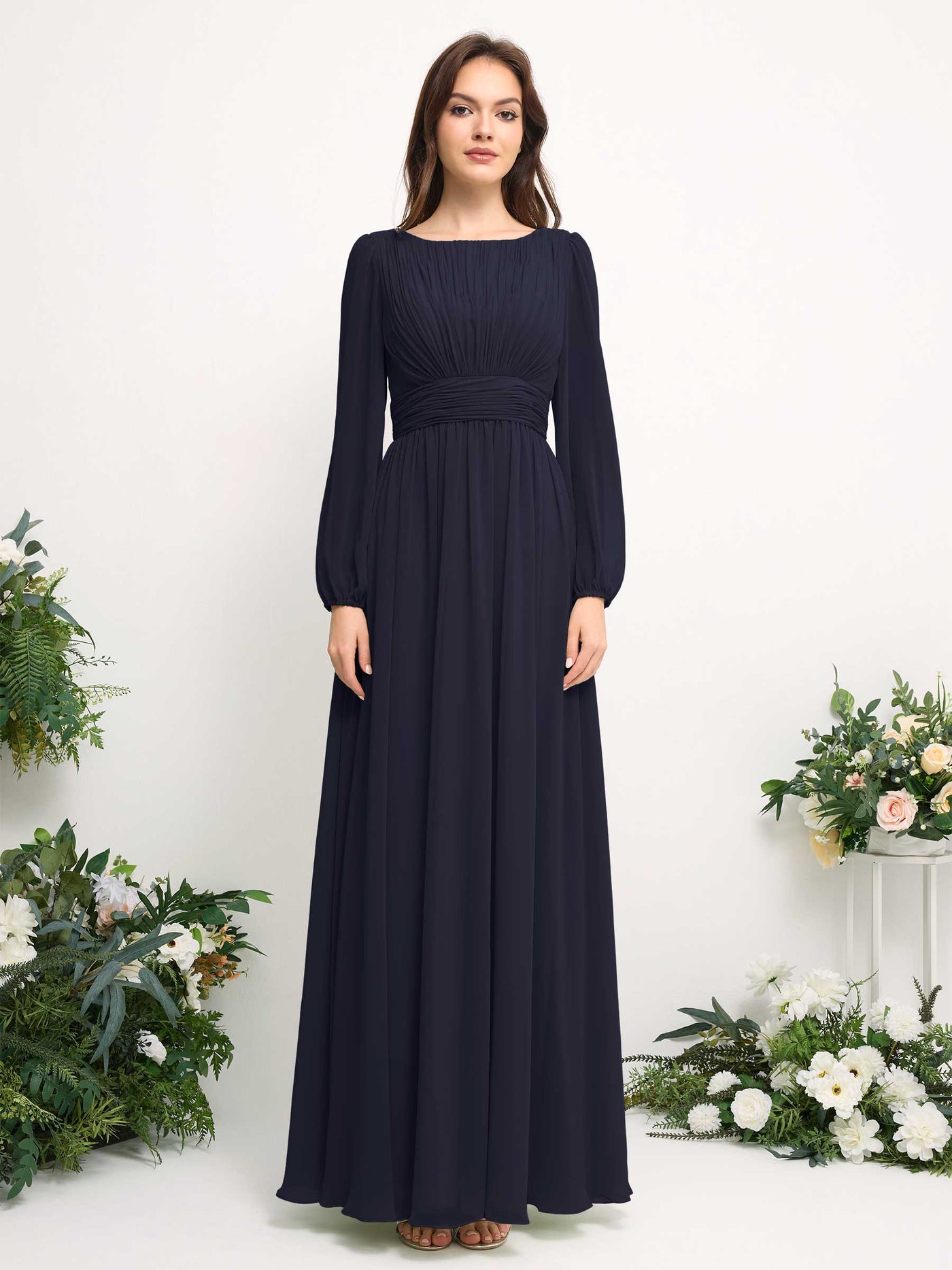 Carlyna Vestido línea A de gasa escote bandeja manga larga para dama de honor Azul Marino Oscuro #color_azul-marino-oscuro