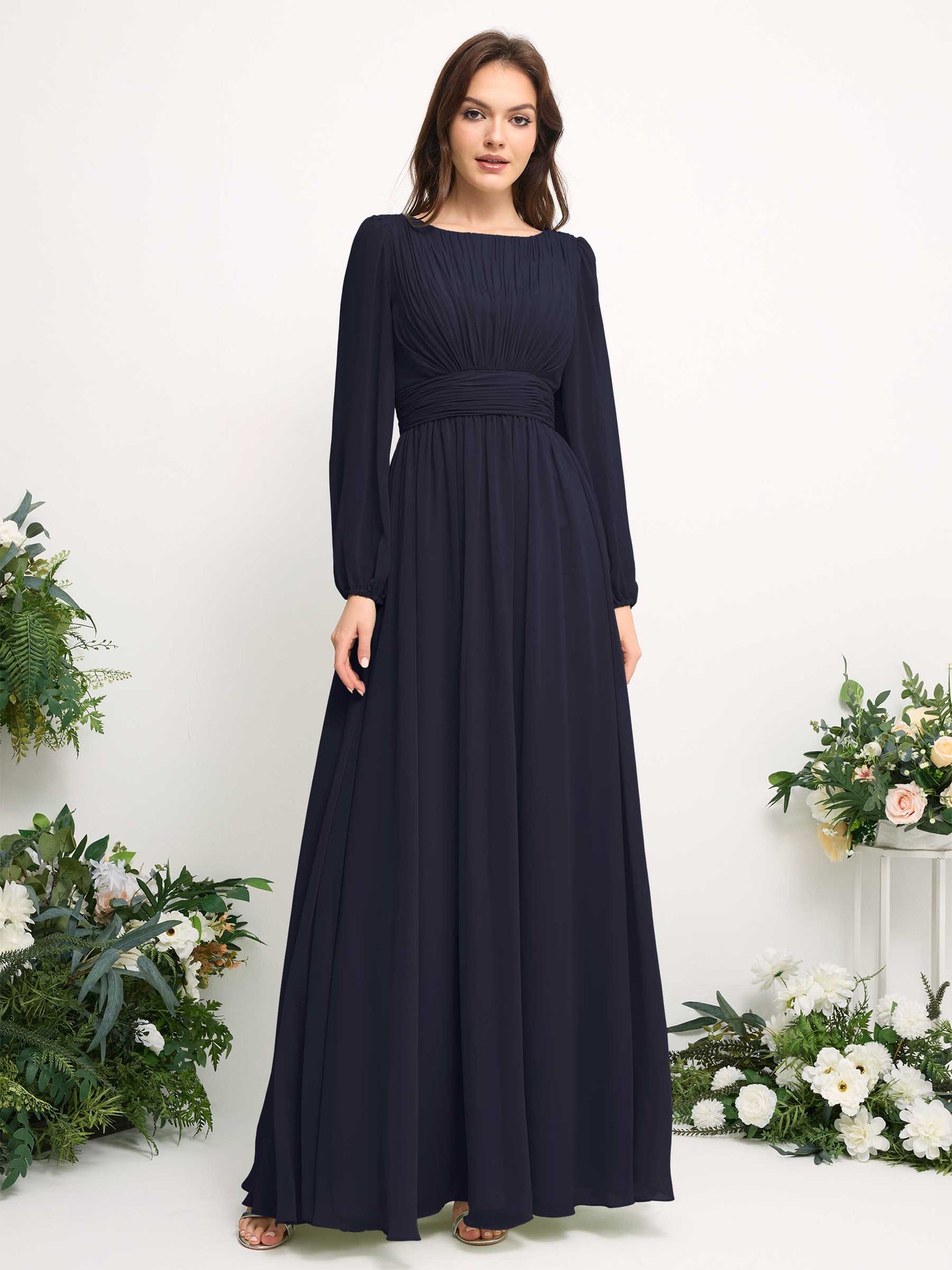 Carlyna Vestido línea A de gasa escote bandeja manga larga para dama de honor Azul Marino Oscuro #color_azul-marino-oscuro