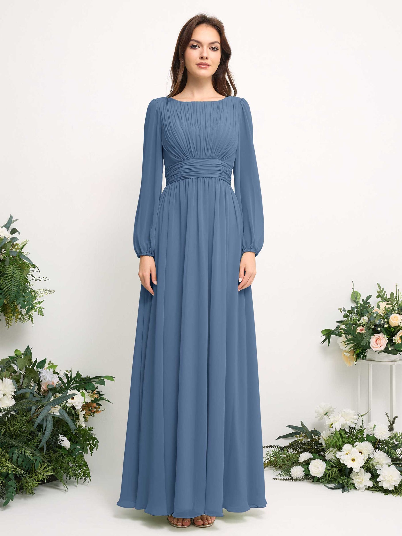 Carlyna Vestido línea A de gasa escote bandeja manga larga para dama de honor Azul polvoriento #color_azul-polvoriento