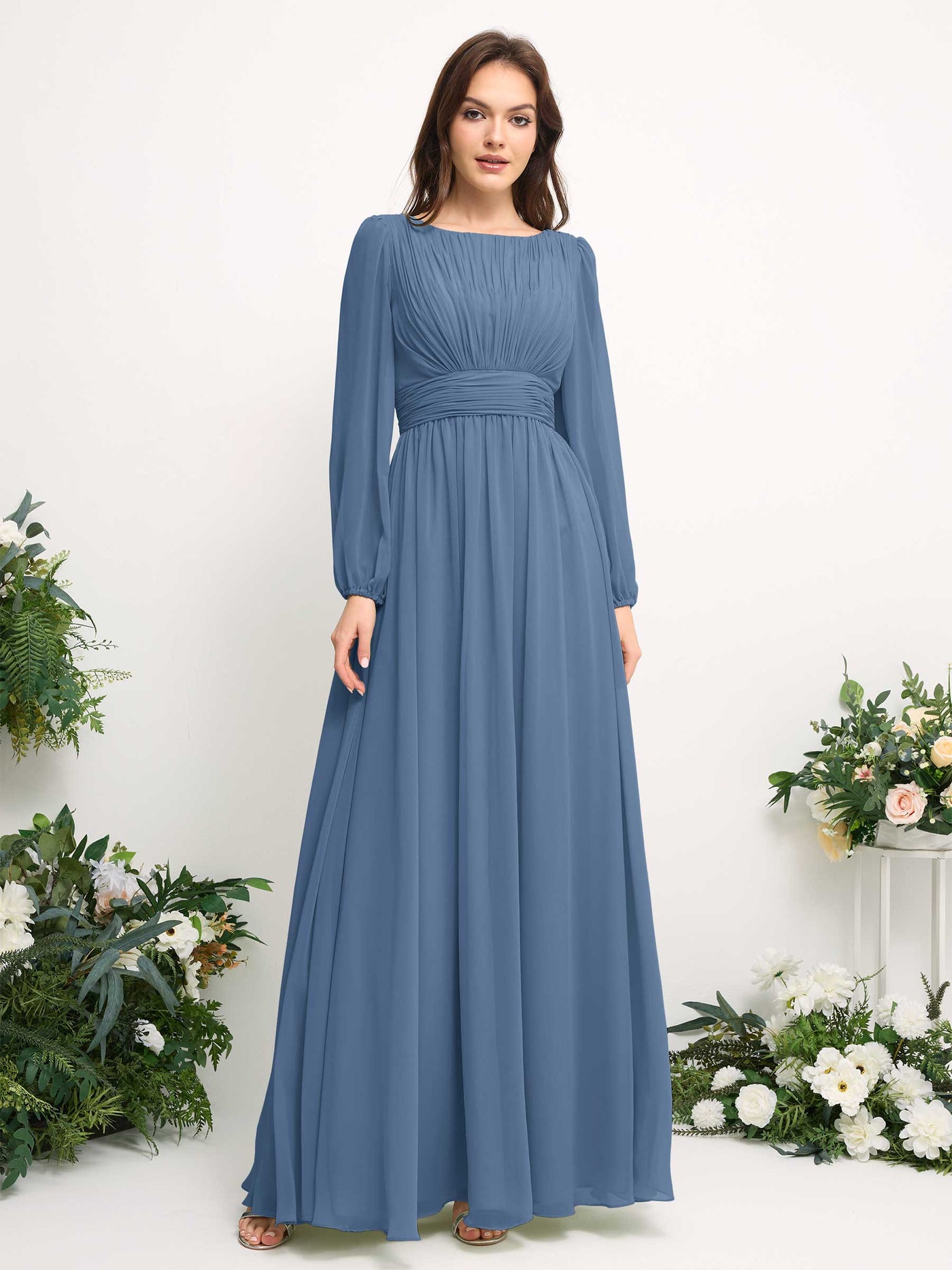 Carlyna Vestido línea A de gasa escote bandeja manga larga para dama de honor Azul polvoriento #color_azul-polvoriento