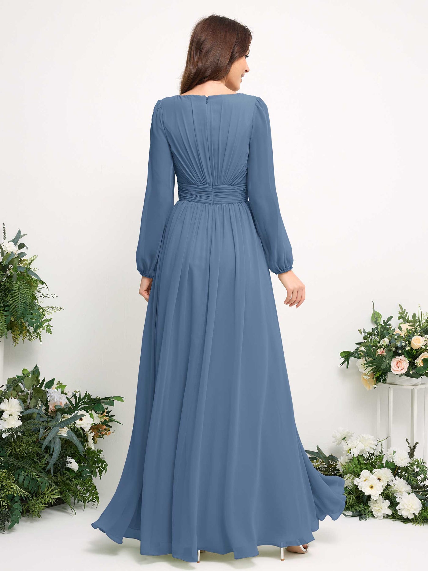 Carlyna Vestido línea A de gasa escote bandeja manga larga para dama de honor Azul polvoriento #color_azul-polvoriento
