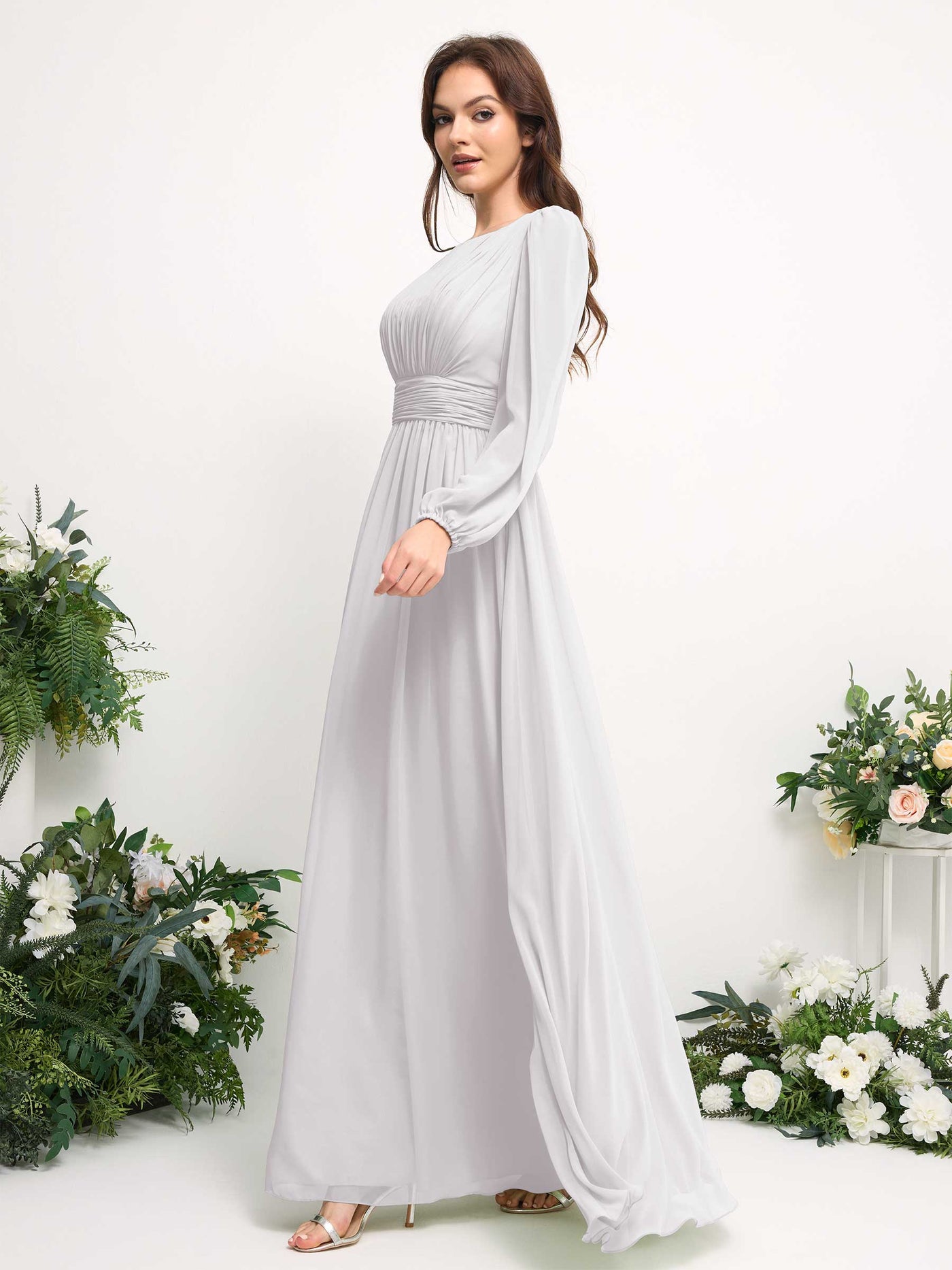 Carlyna Vestido línea A de gasa escote bandeja manga larga para dama de honor Blanco #color_blanco