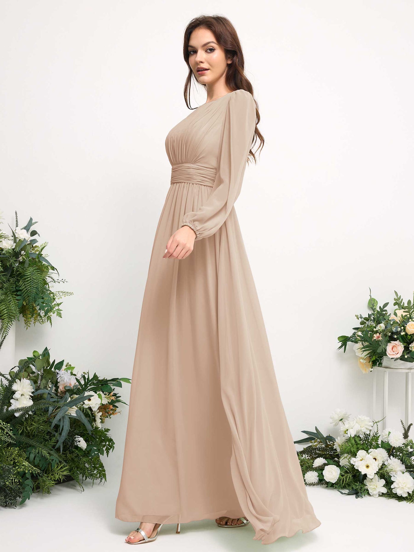 Carlyna Vestido línea A de gasa escote bandeja manga larga para dama de honor Champán #color_champ-n