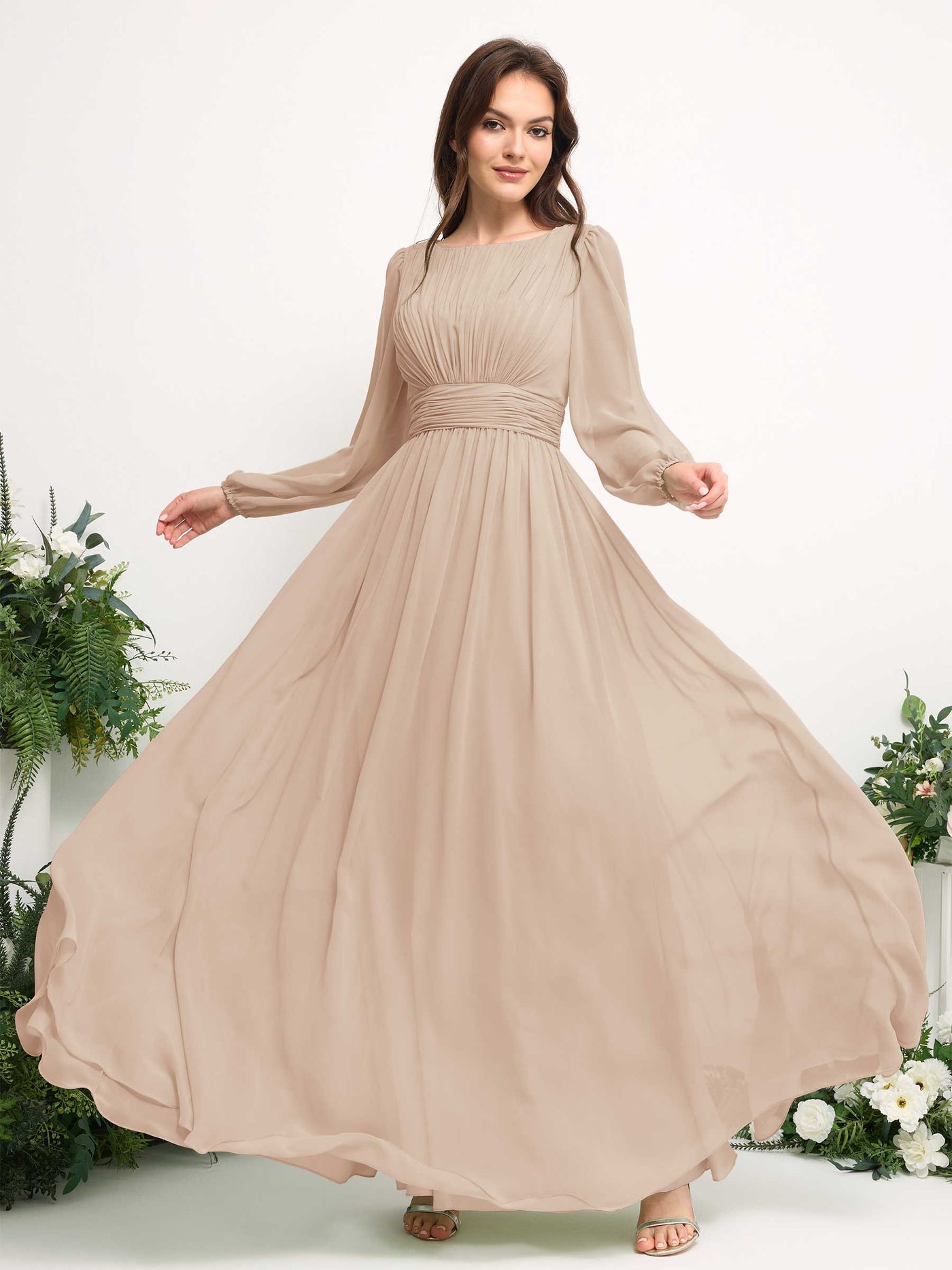Carlyna Vestido línea A de gasa escote bandeja manga larga para dama de honor Champán #color_champ-n