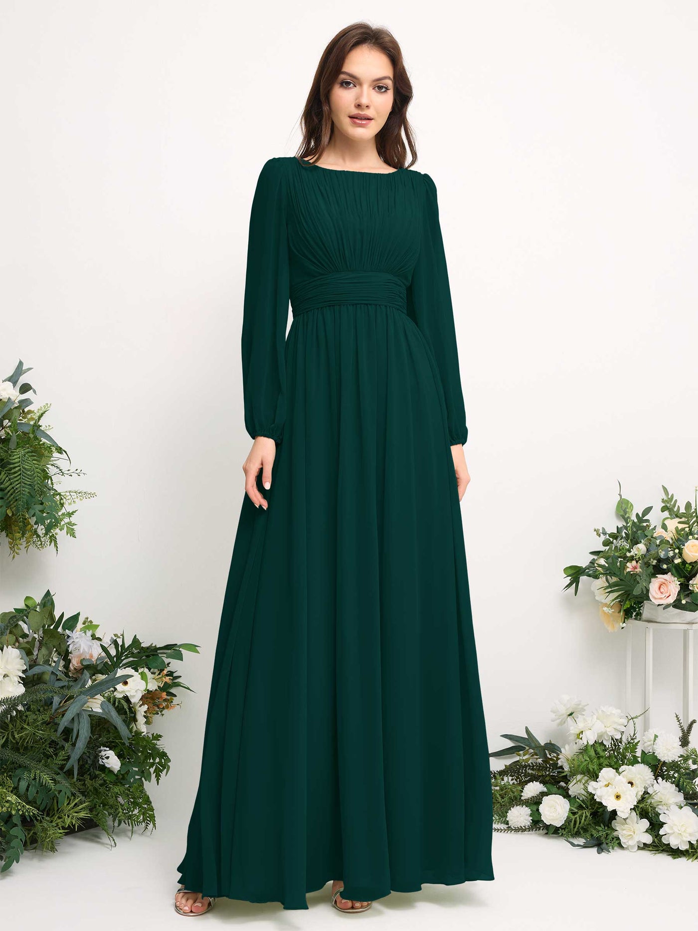 Carlyna Vestido línea A de gasa escote bandeja manga larga para dama de honor Esmeralda Oscuro #color_esmeralda-oscuro