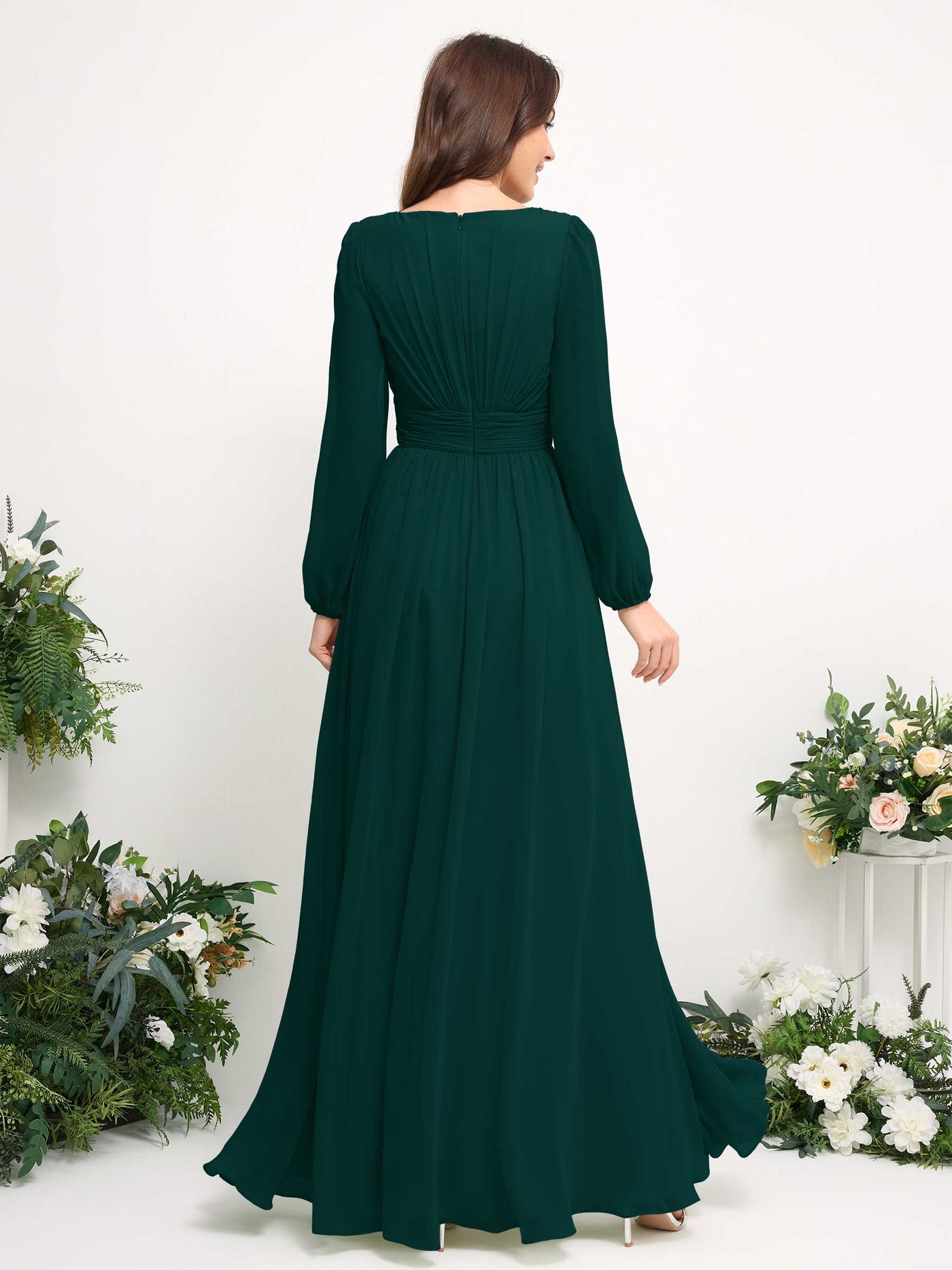 Carlyna Vestido línea A de gasa escote bandeja manga larga para dama de honor Esmeralda Oscuro #color_esmeralda-oscuro