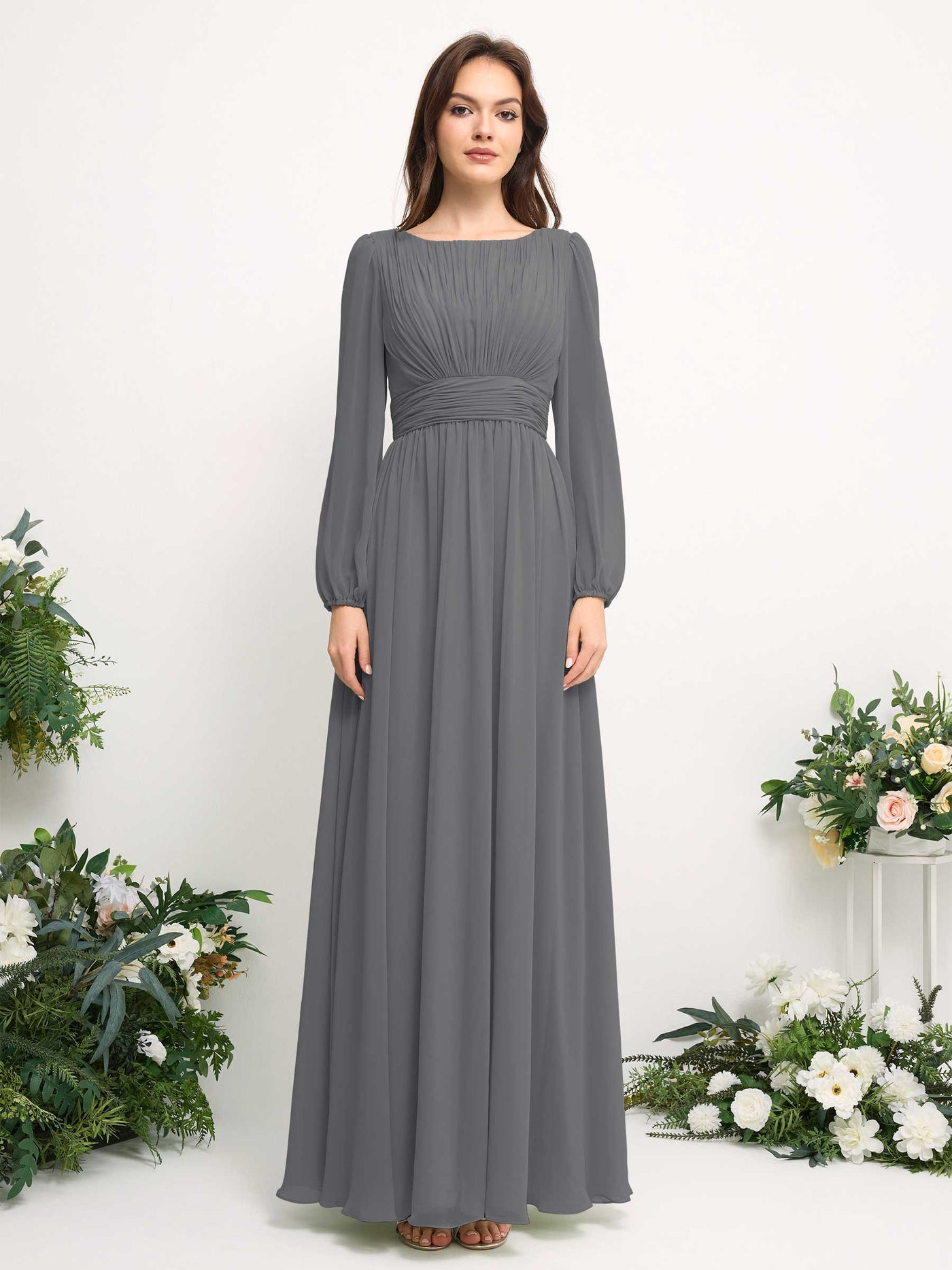 Carlyna Vestido línea A de gasa escote bandeja manga larga para dama de honor Gris Acero #color_gris-acero