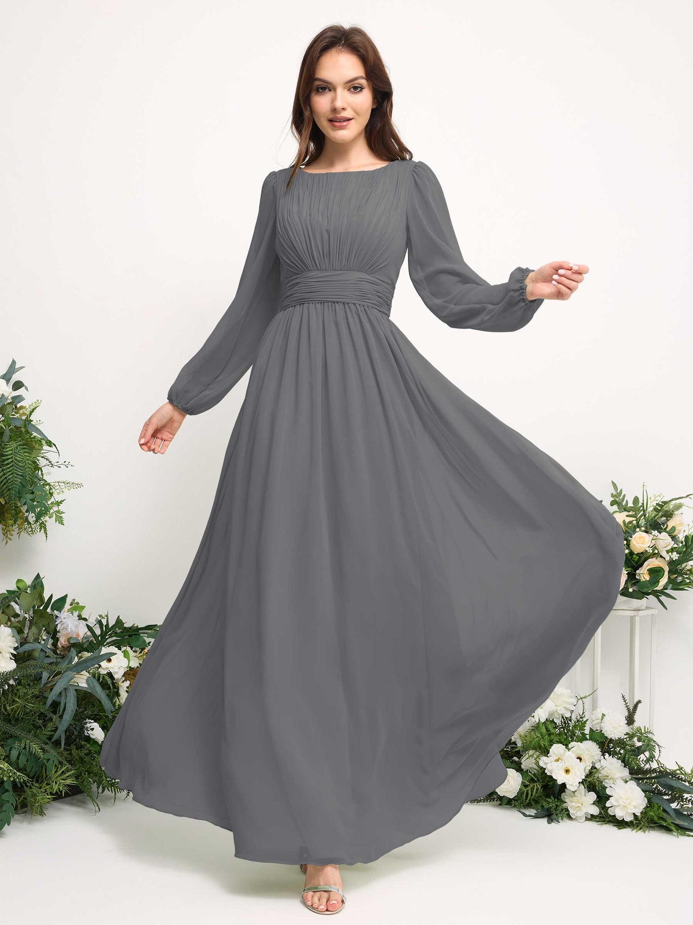 Carlyna Vestido línea A de gasa escote bandeja manga larga para dama de honor Gris Acero #color_gris-acero