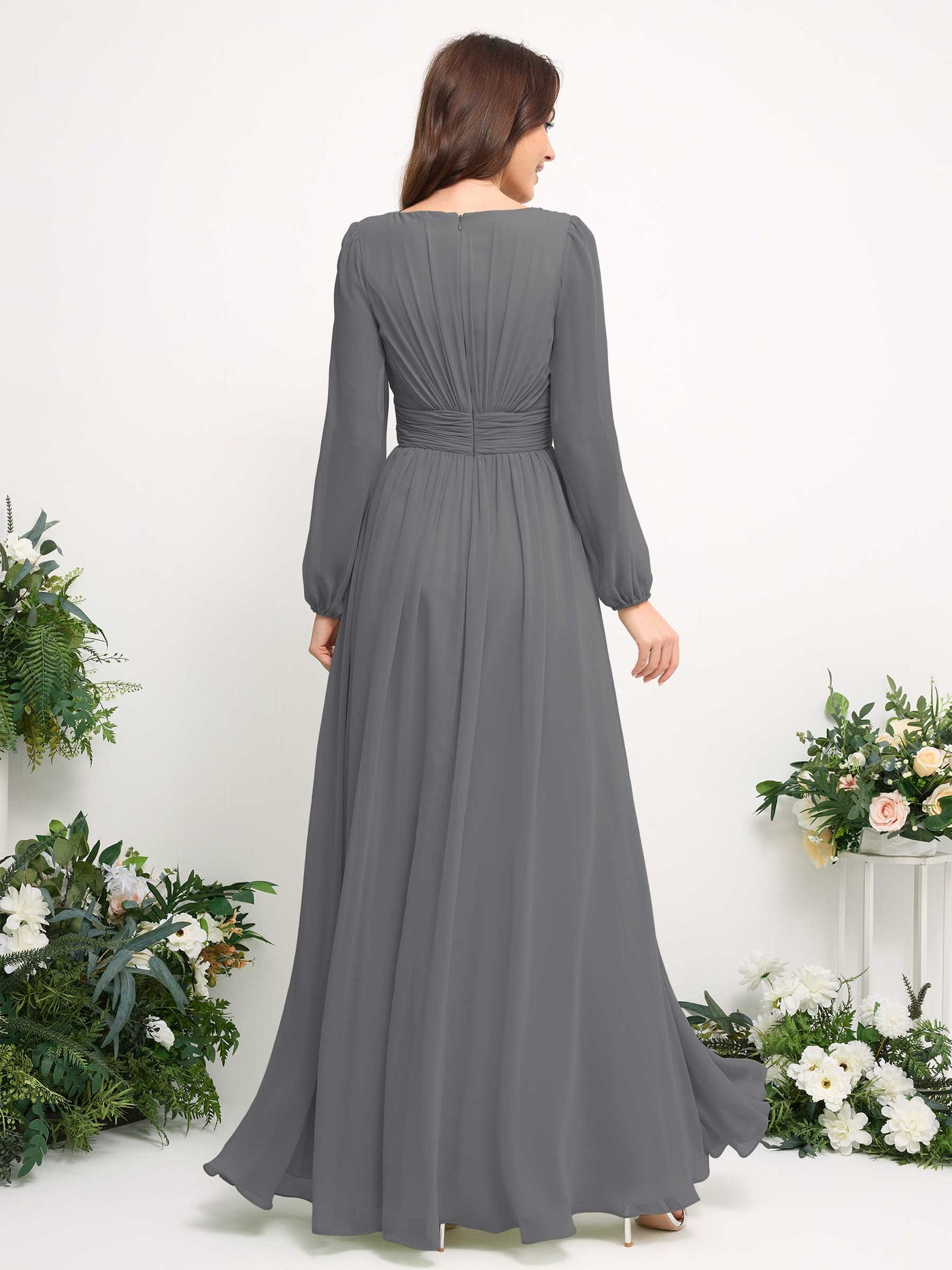 Carlyna Vestido línea A de gasa escote bandeja manga larga para dama de honor Gris Acero #color_gris-acero