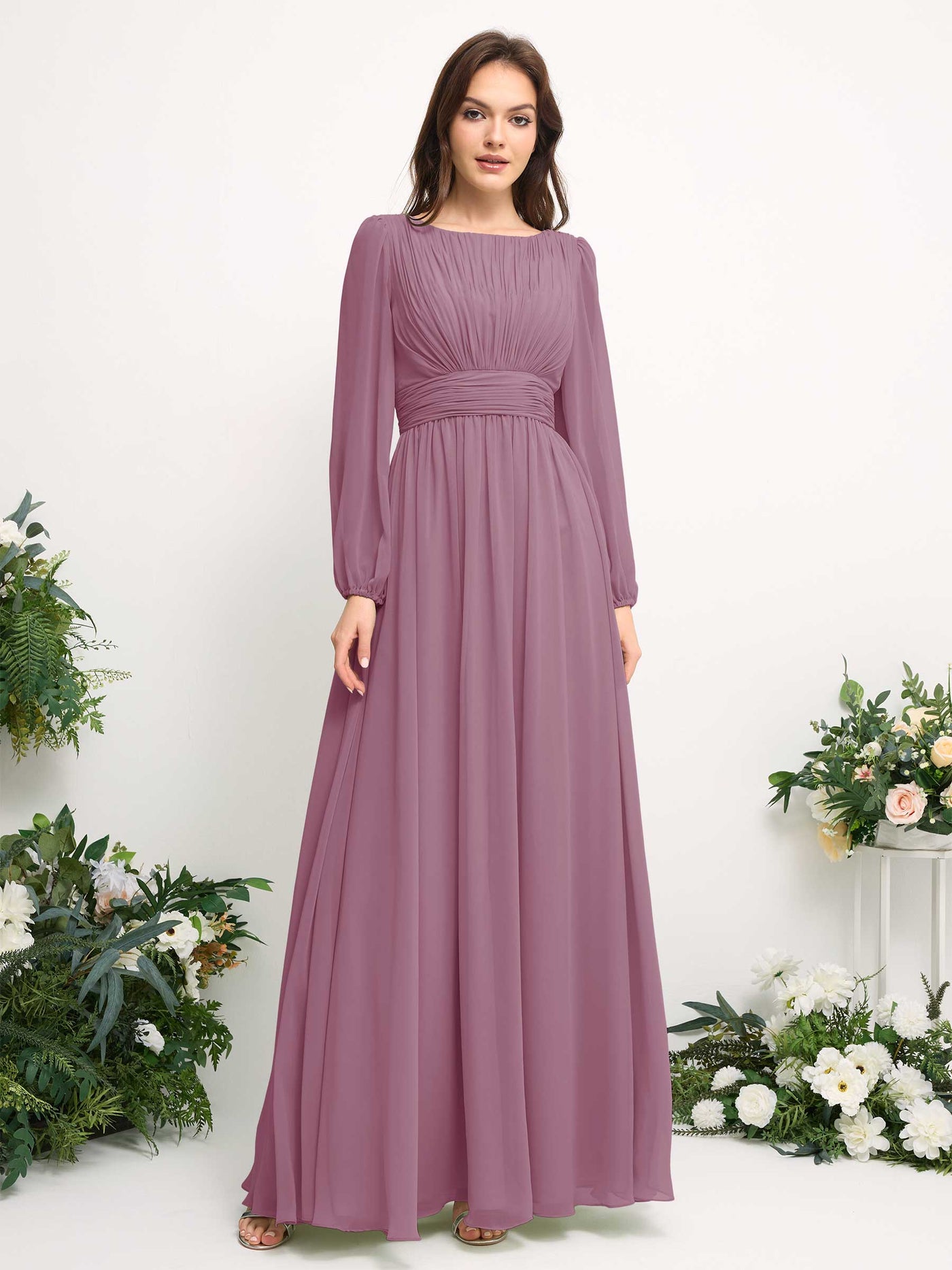 Carlyna Vestido línea A de gasa escote bandeja manga larga para dama de honor Malva Clásico #color_malva-cl-sico