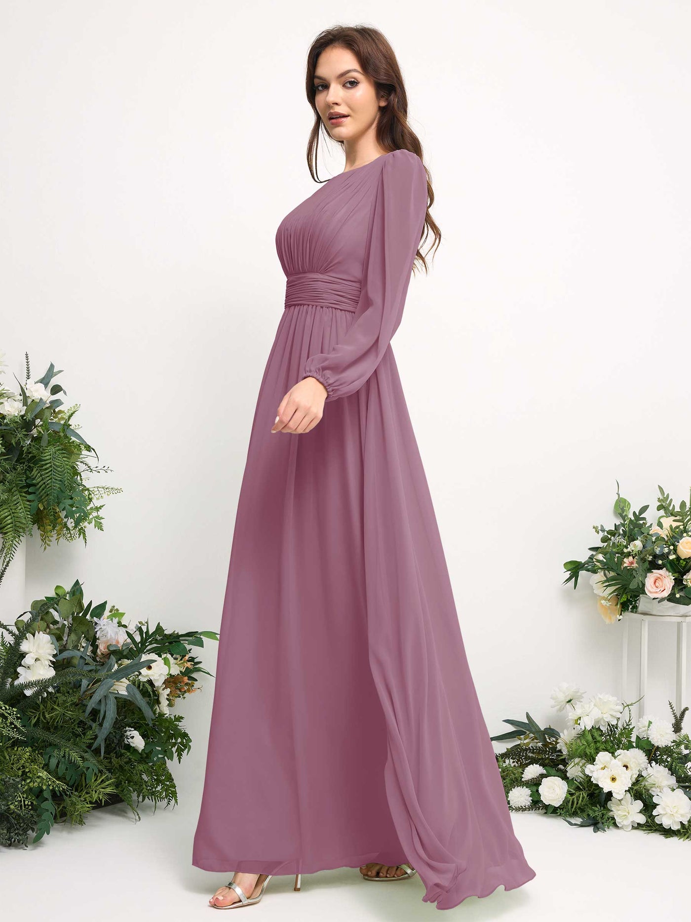 Carlyna Vestido línea A de gasa escote bandeja manga larga para dama de honor Malva Clásico #color_malva-cl-sico