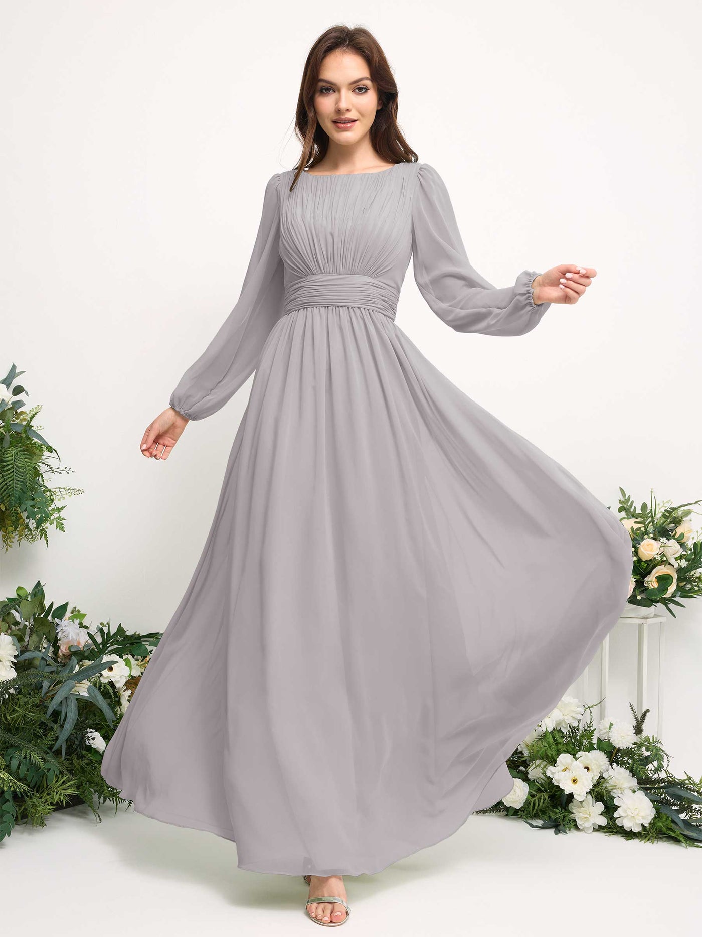 Carlyna Vestido línea A de gasa escote bandeja manga larga para dama de honor Plata #color_plata