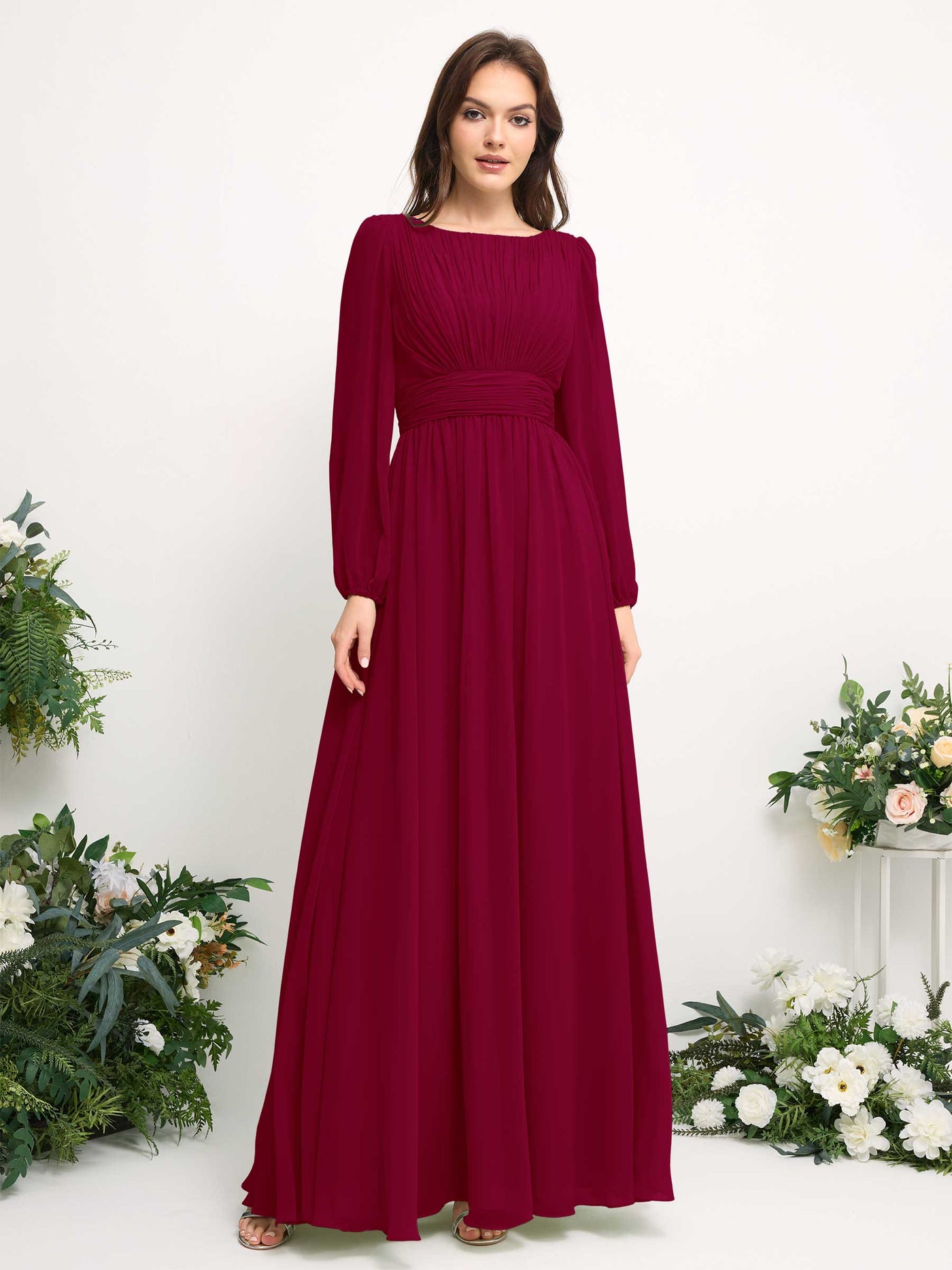 Carlyna Vestido línea A de gasa escote bandeja manga larga para dama de honor Rojo Bufón #color_rojo-buf-n