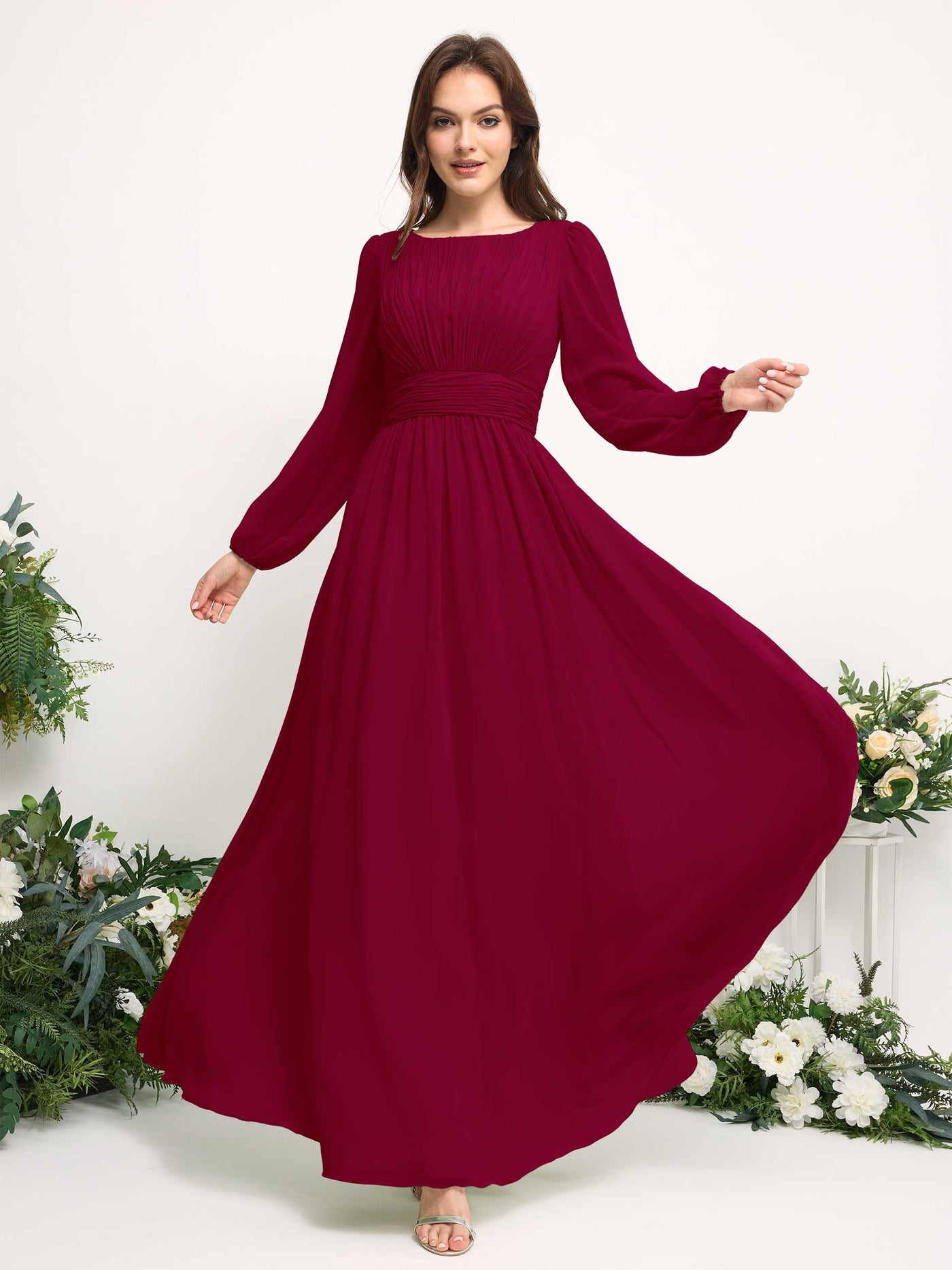 Carlyna Vestido línea A de gasa escote bandeja manga larga para dama de honor Rojo Bufón #color_rojo-buf-n