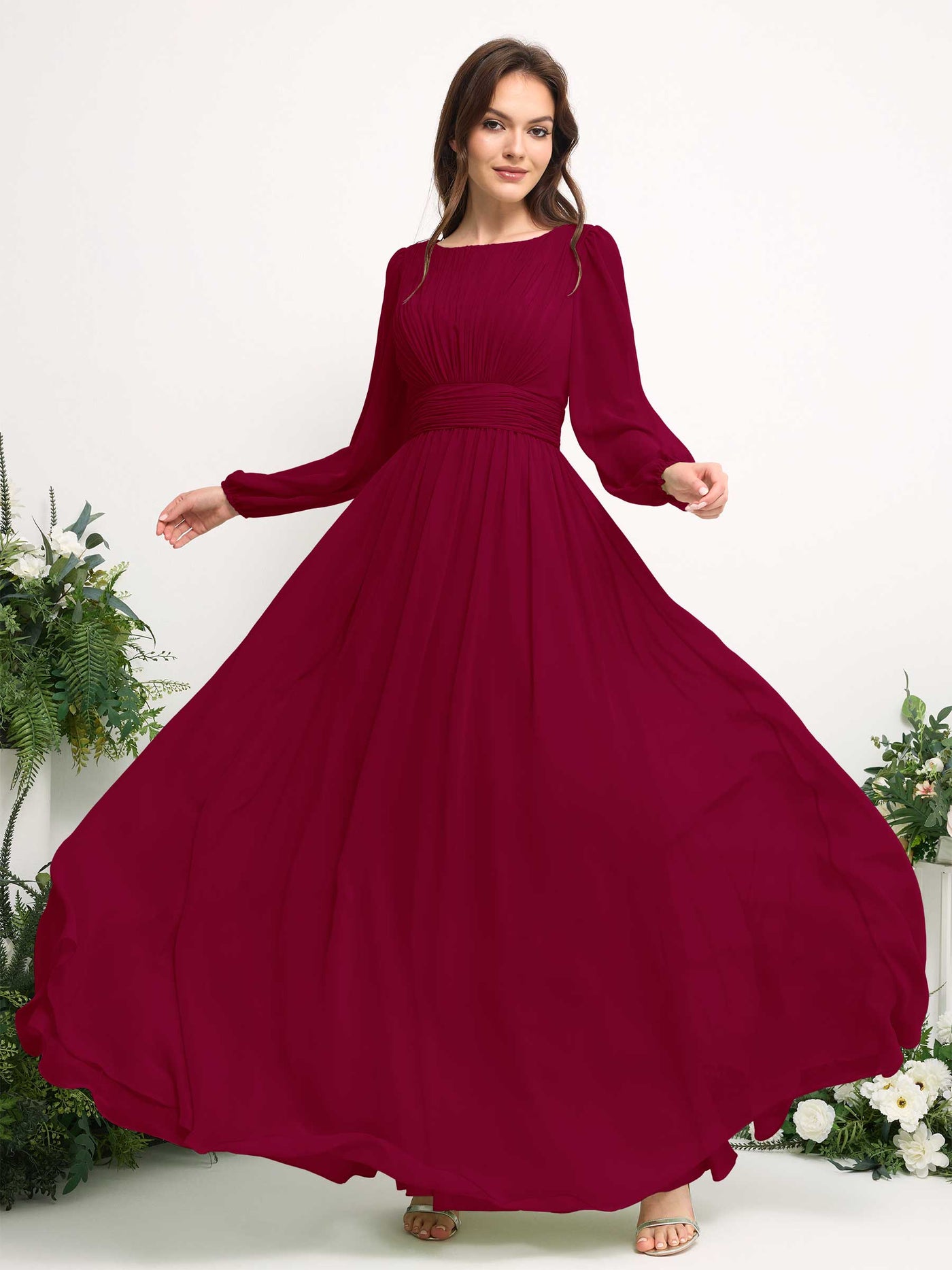 Carlyna Vestido línea A de gasa escote bandeja manga larga para dama de honor Rojo Bufón #color_rojo-buf-n