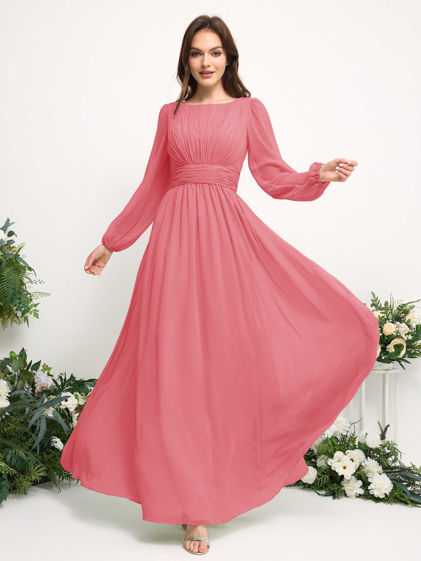 Carlyna Vestido línea A de gasa escote bandeja manga larga para dama de honor Rosa Coral #color_rosa-coral