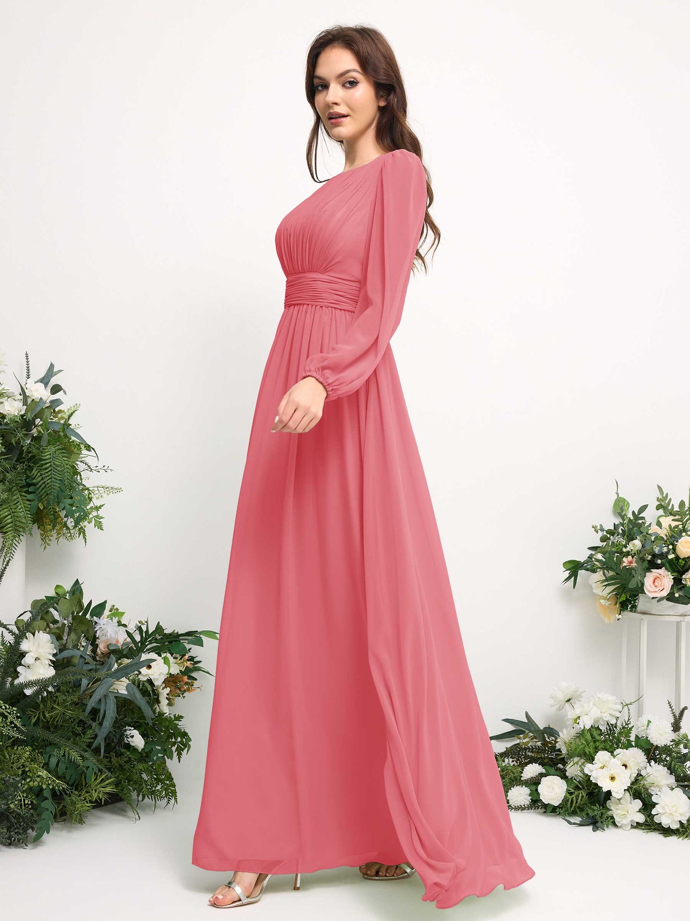 Carlyna Vestido línea A de gasa escote bandeja manga larga para dama de honor Rosa Coral #color_rosa-coral