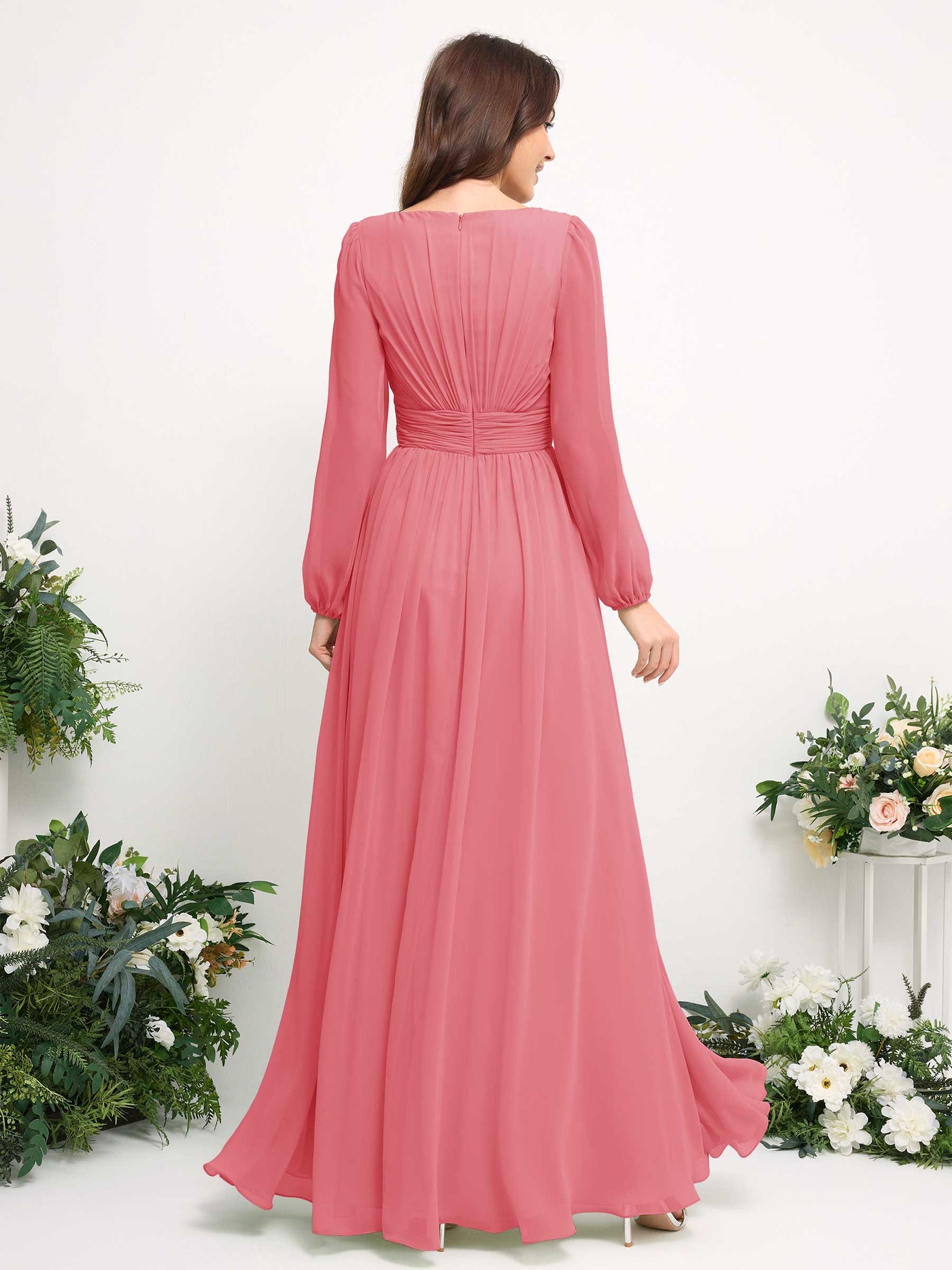 Carlyna Vestido línea A de gasa escote bandeja manga larga para dama de honor Rosa Coral #color_rosa-coral