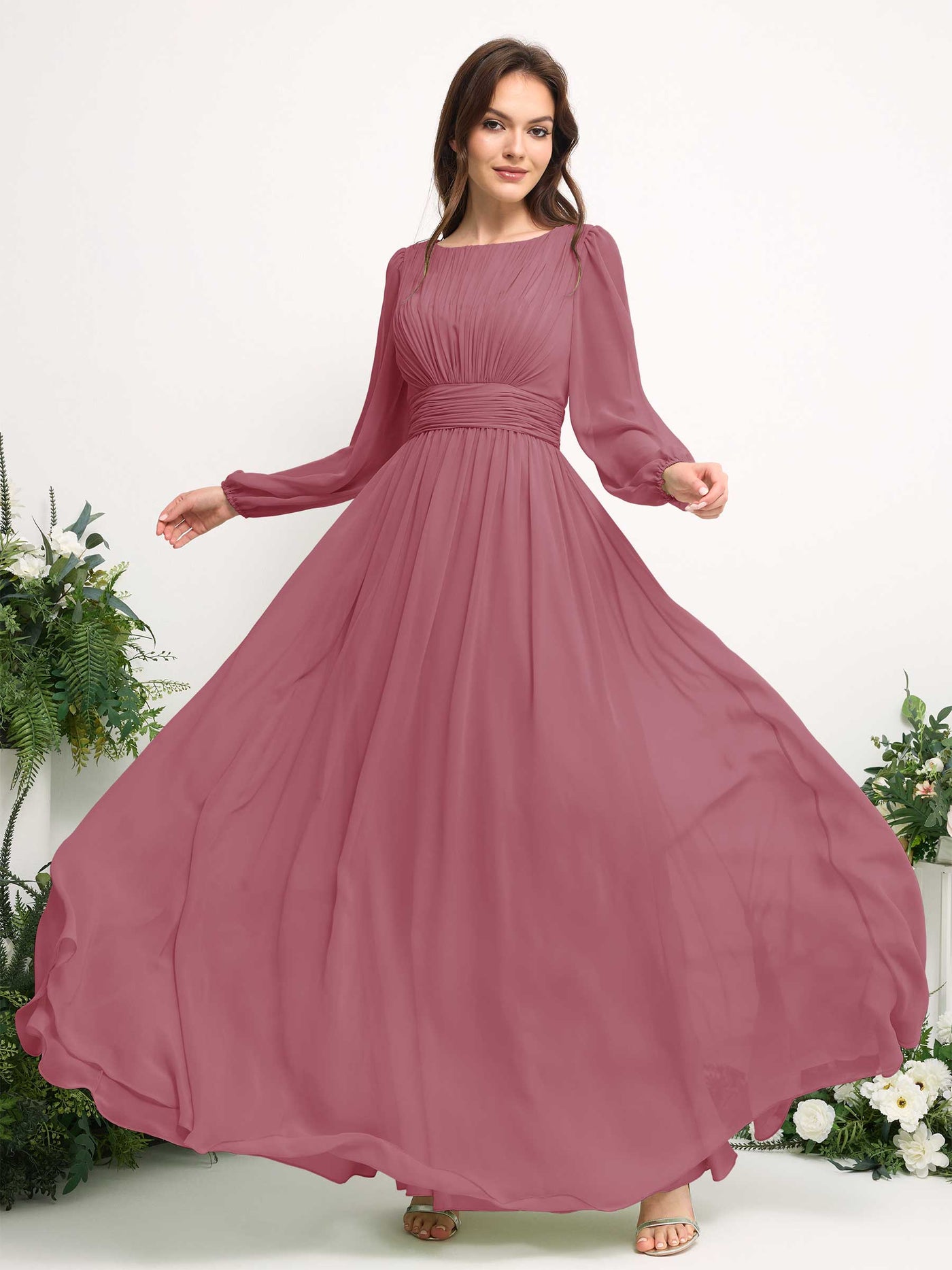 Carlyna Vestido línea A de gasa escote bandeja manga larga para dama de honor Rosa Del Desierto #color_rosa-del-desierto