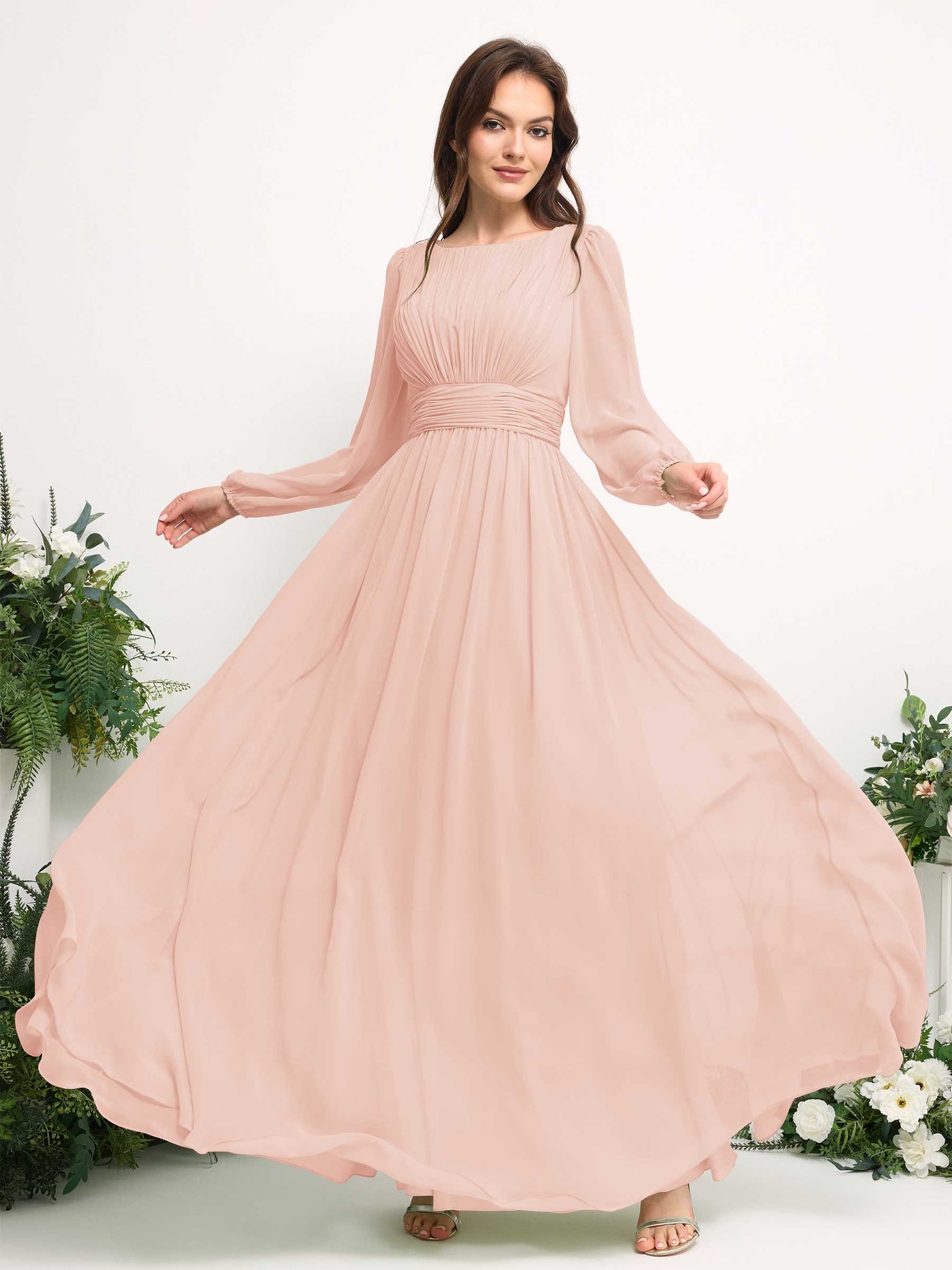 Carlyna Vestido línea A de gasa escote bandeja manga larga para dama de honor Rosa Perla #color_rosa-perla
