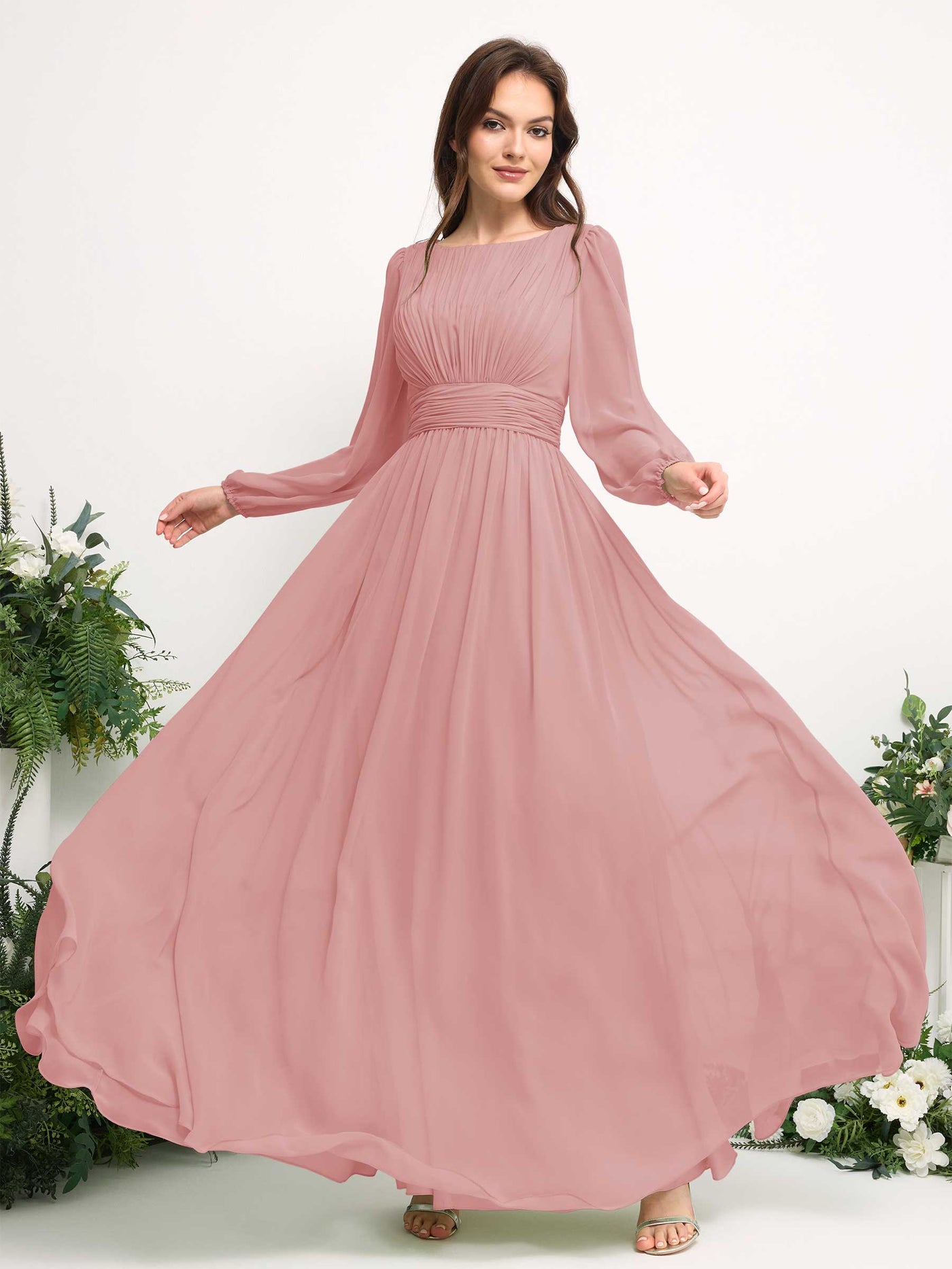 Carlyna Vestido línea A de gasa escote bandeja manga larga para dama de honor Rosa Polvorienta #color_rosa-polvorienta
