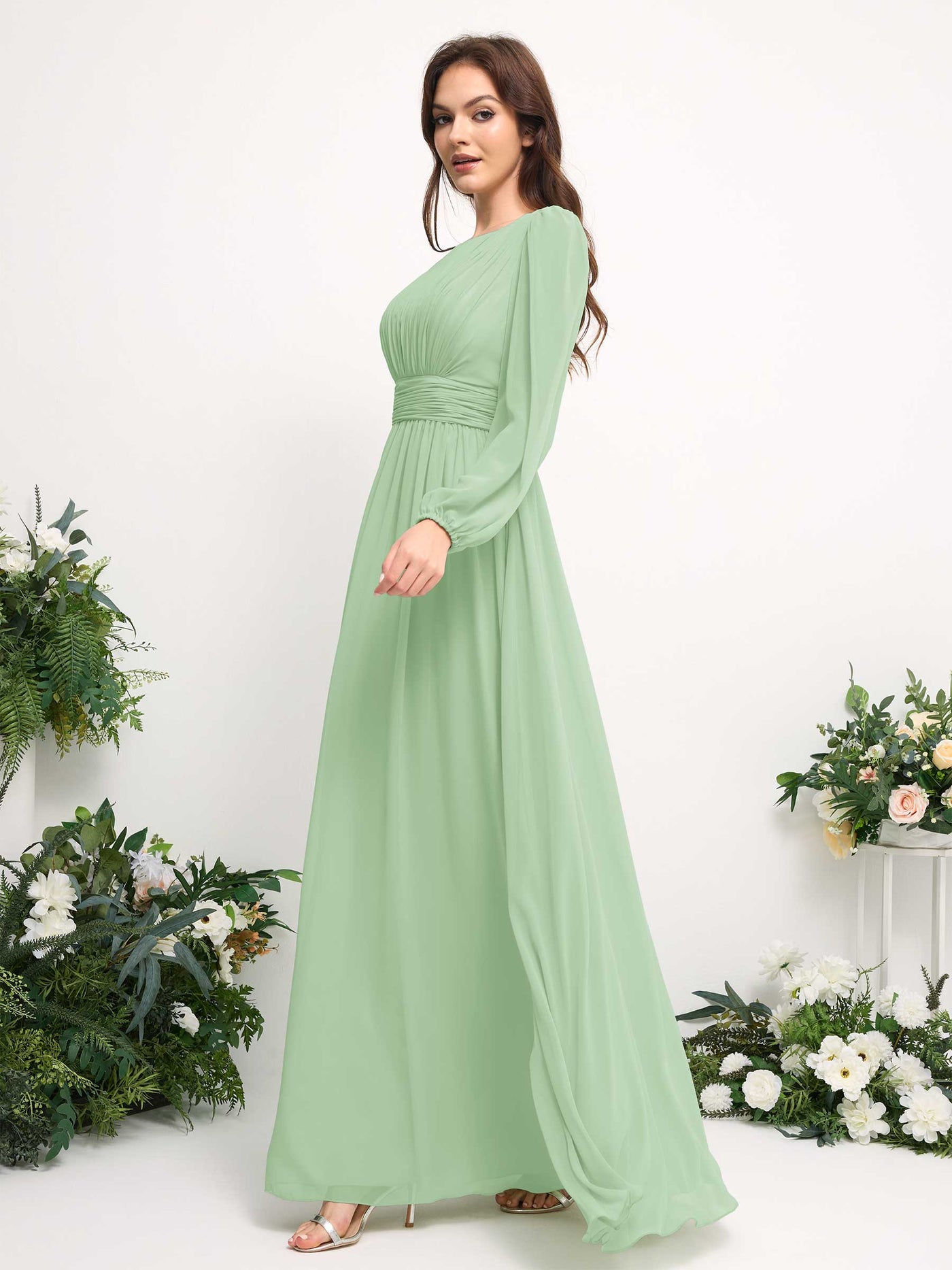Carlyna Vestido línea A de gasa escote bandeja manga larga para dama de honor Verde Menta #color_verde-menta
