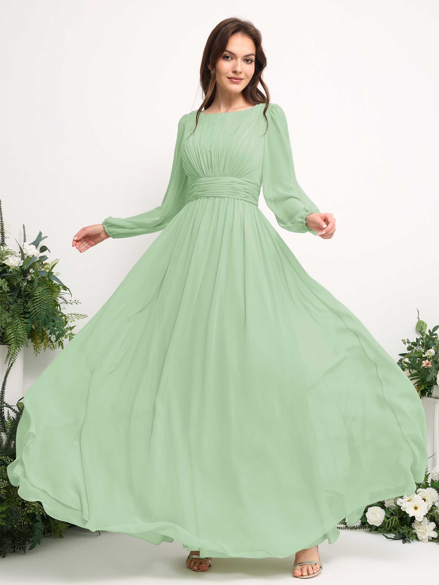 Carlyna Vestido línea A de gasa escote bandeja manga larga para dama de honor Verde Menta #color_verde-menta