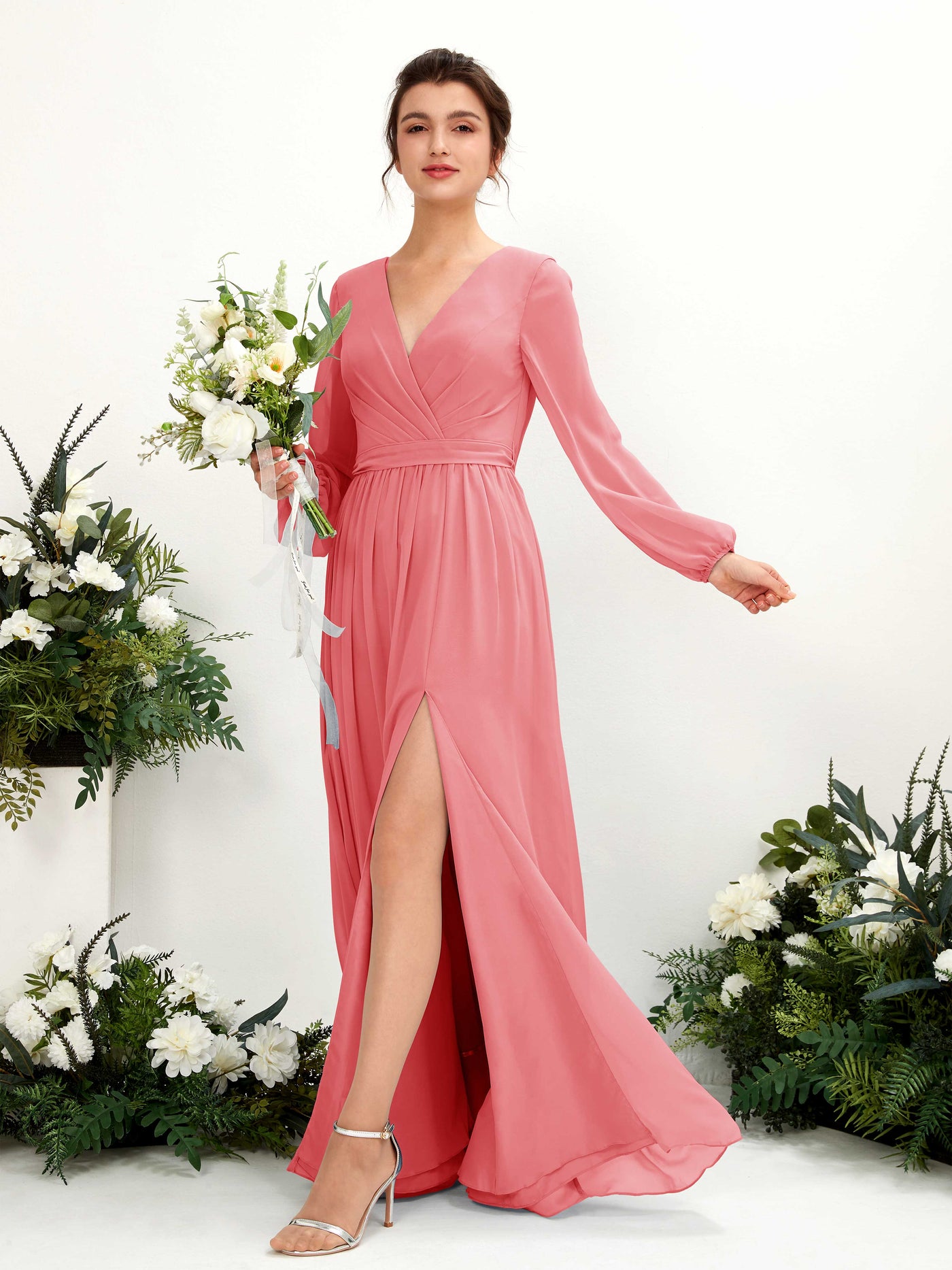 Carlyna Vestido línea A escote en V abertura pierna manga larga hasta el suelo dama de honor Rosa Coral #color_rosa-coral
