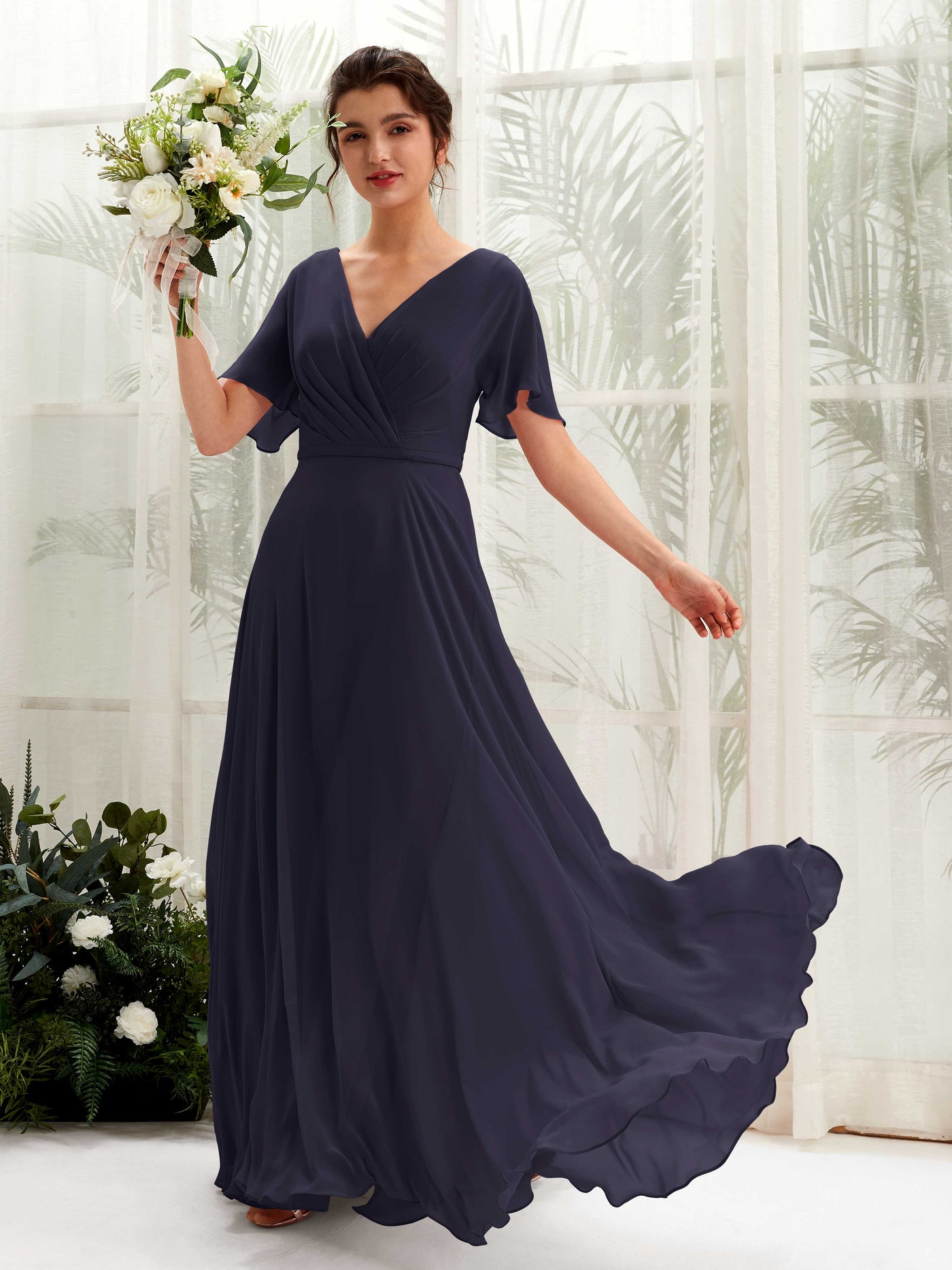Carlyna Vestido Línea A Escote en V Escote cruzado Manga con vuelo Hasta el suelo Vestidos de dama de honor Azul Marino Oscuro #color_azul-marino-oscuro