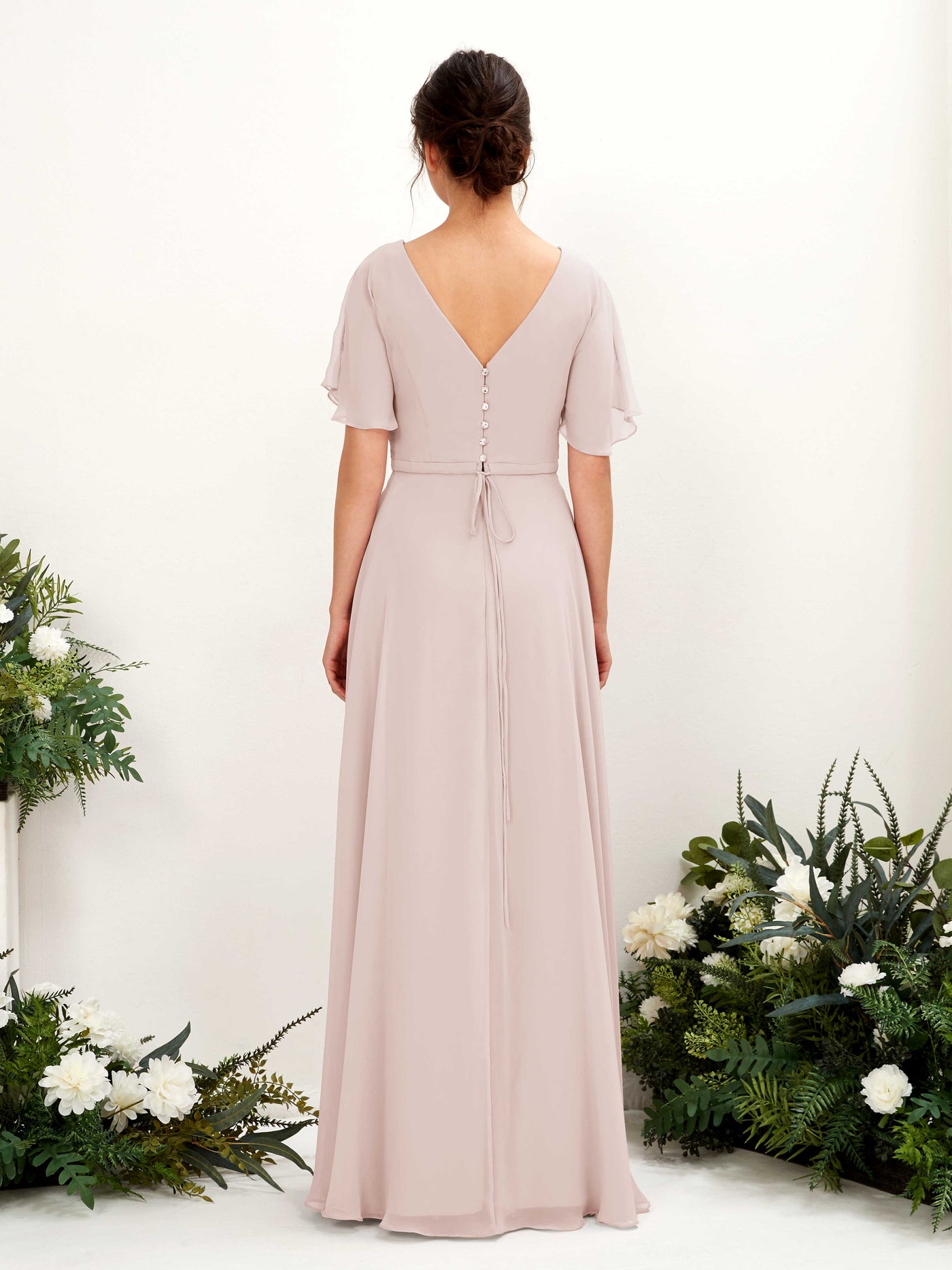 Carlyna Vestido Línea A Escote en V Escote cruzado Manga con vuelo Hasta el suelo Vestidos de dama de honor Biscotti #color_biscotti