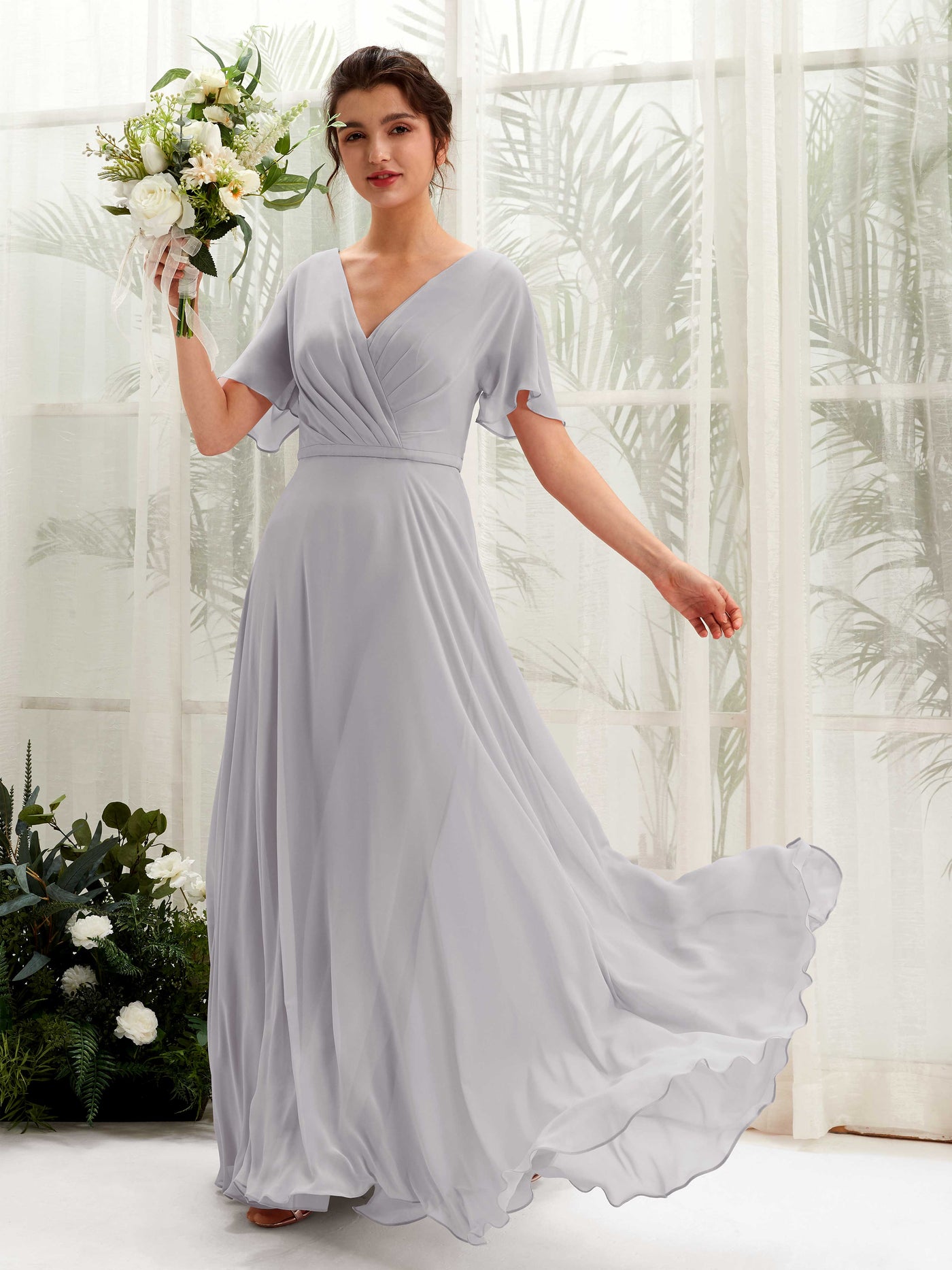 Carlyna Vestido Línea A Escote en V Escote cruzado Manga con vuelo Hasta el suelo Vestidos de dama de honor Gris Paloma #color_gris-paloma