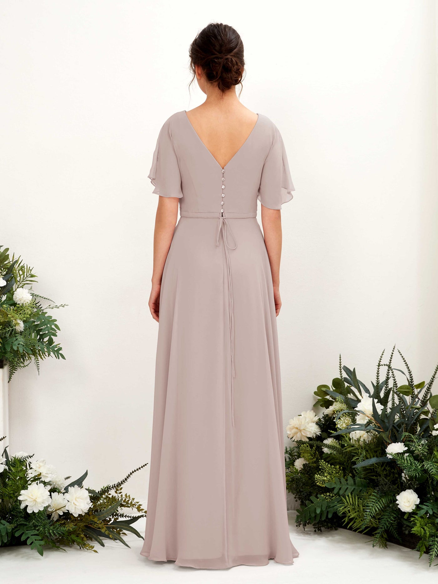 Carlyna Vestido Línea A Escote en V Escote cruzado Manga con vuelo Hasta el suelo Vestidos de dama de honor Gris Pardo #color_gris-pardo