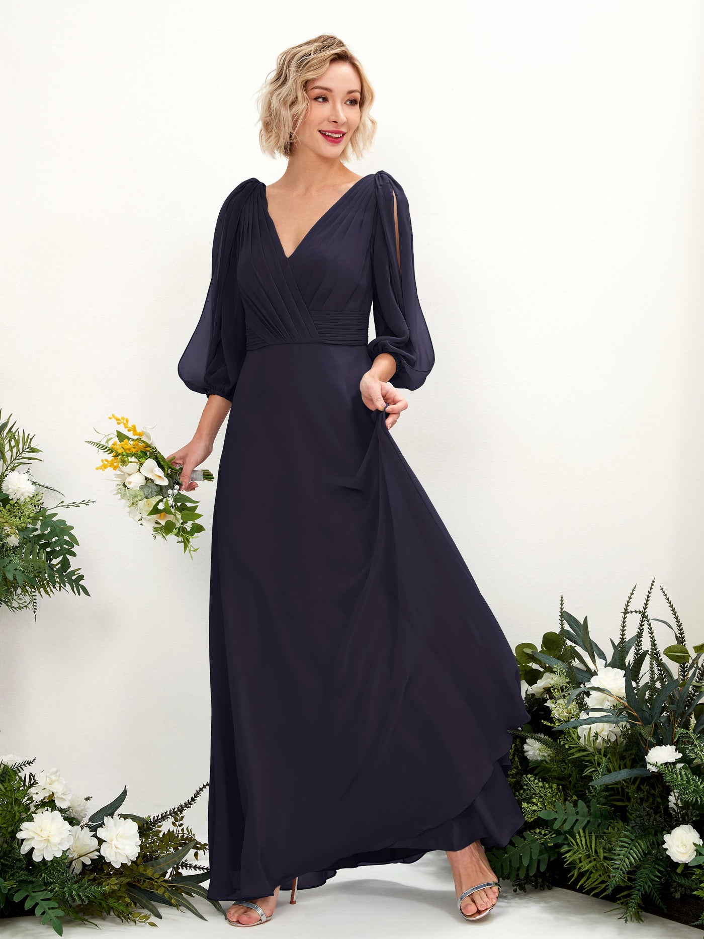 Carlyna Vestido Línea A Escote en V Escote cruzado Manga tres cuartos Hasta el suelo Vestidos de dama de honor Azul Marino Oscuro #color_azul-marino-oscuro