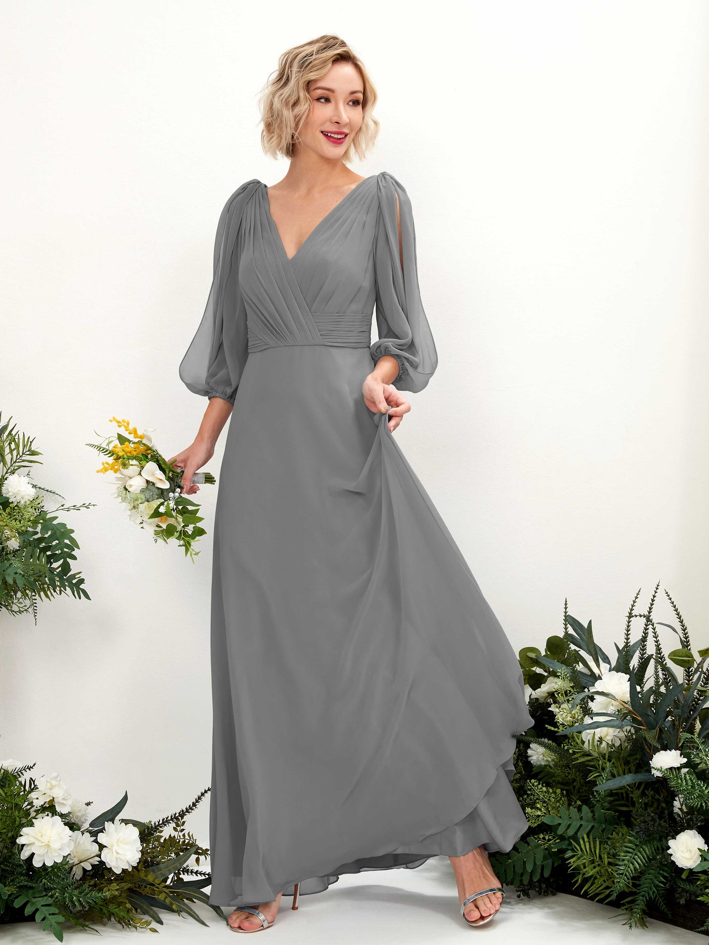 Carlyna Vestido Línea A Escote en V Escote cruzado Manga tres cuartos Hasta el suelo Vestidos de dama de honor Gris Acero #color_gris-acero