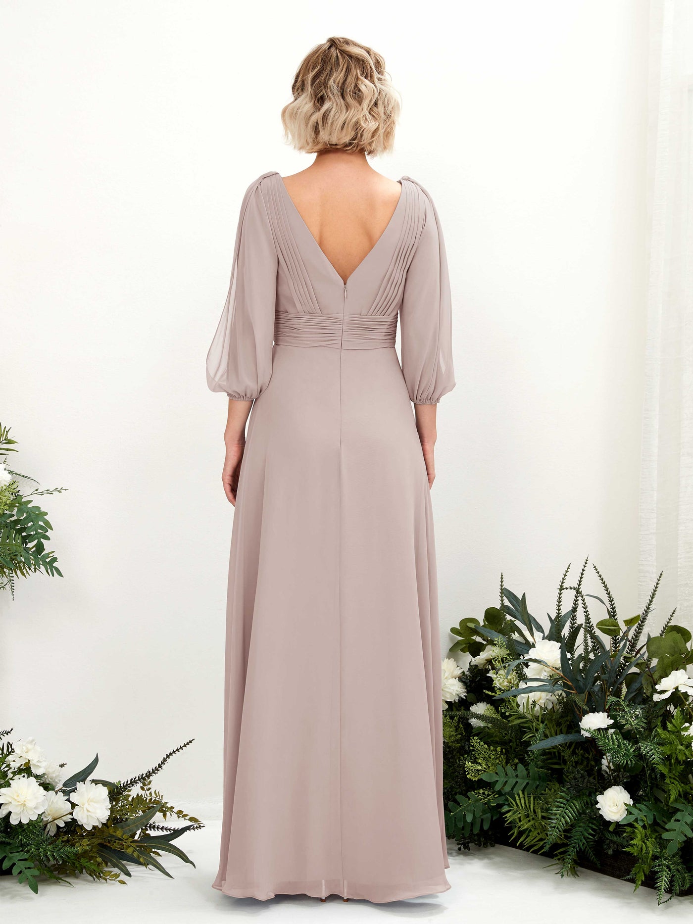 Carlyna Vestido Línea A Escote en V Escote cruzado Manga tres cuartos Hasta el suelo Vestidos de dama de honor Gris Pardo #color_gris-pardo
