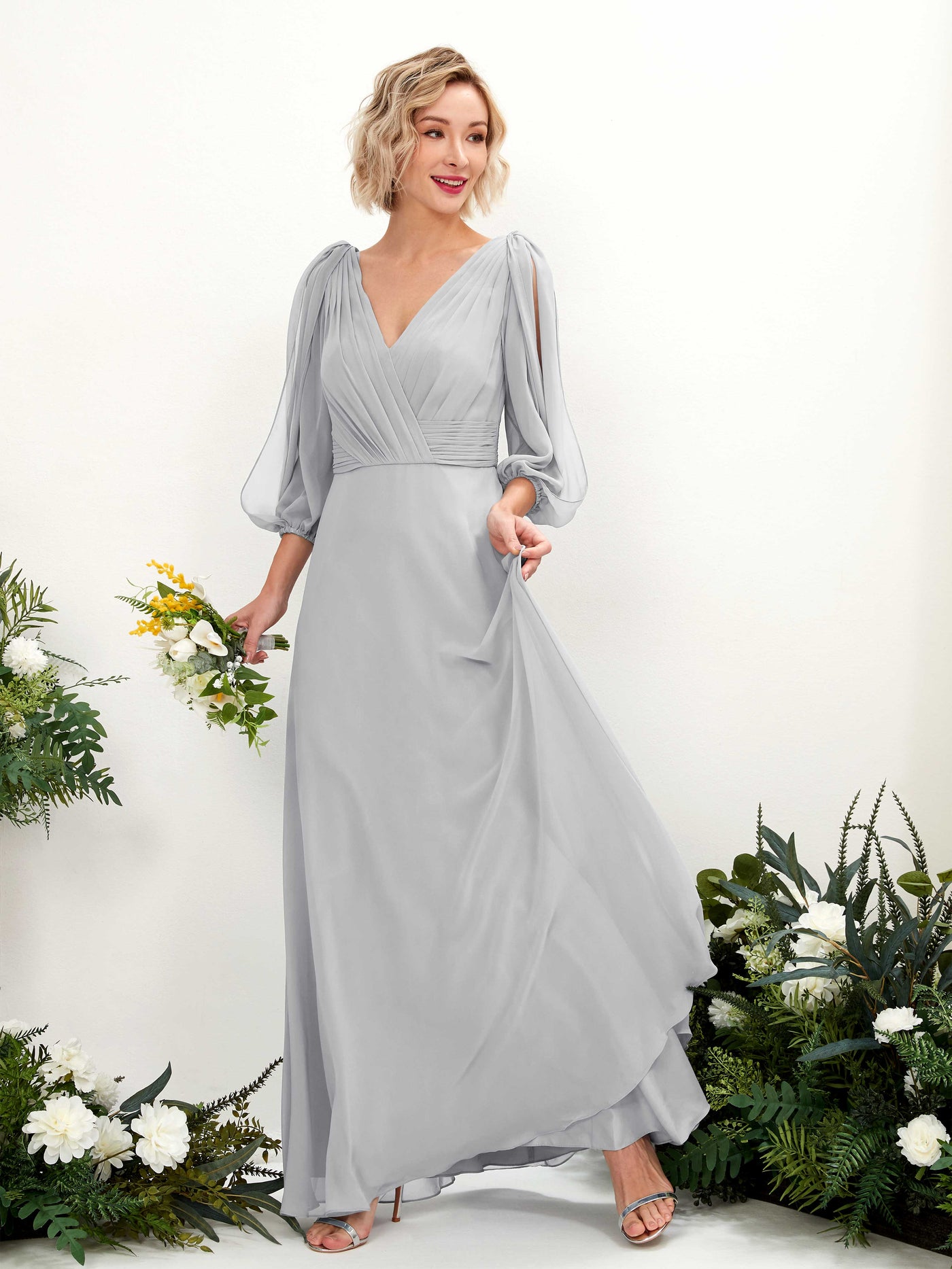 Carlyna Vestido Línea A Escote en V Escote cruzado Manga tres cuartos Hasta el suelo Vestidos de dama de honor Plata #color_plata