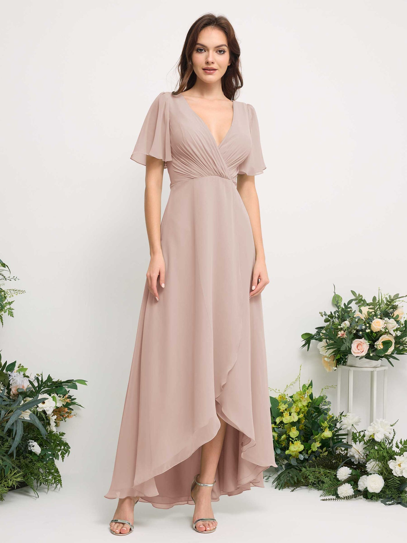 Carlyna Vestido línea A escote en V gasa hasta el suelo dama de honor Biscotti #color_biscotti