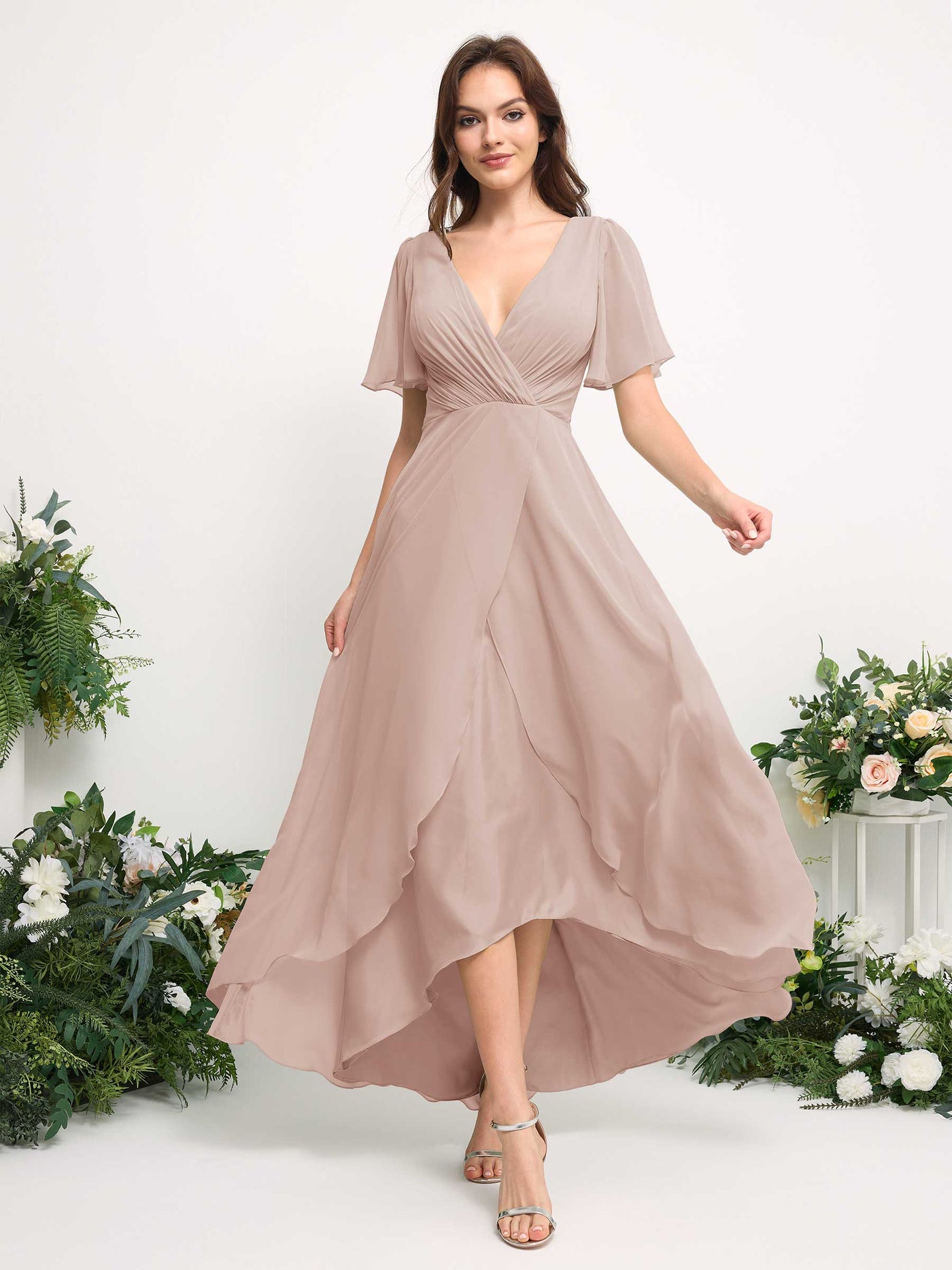 Carlyna Vestido línea A escote en V gasa hasta el suelo dama de honor Biscotti #color_biscotti