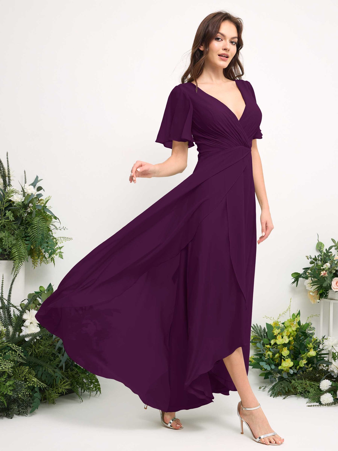 Carlyna Vestido línea A escote en V gasa hasta el suelo dama de honor Uva #color_uva