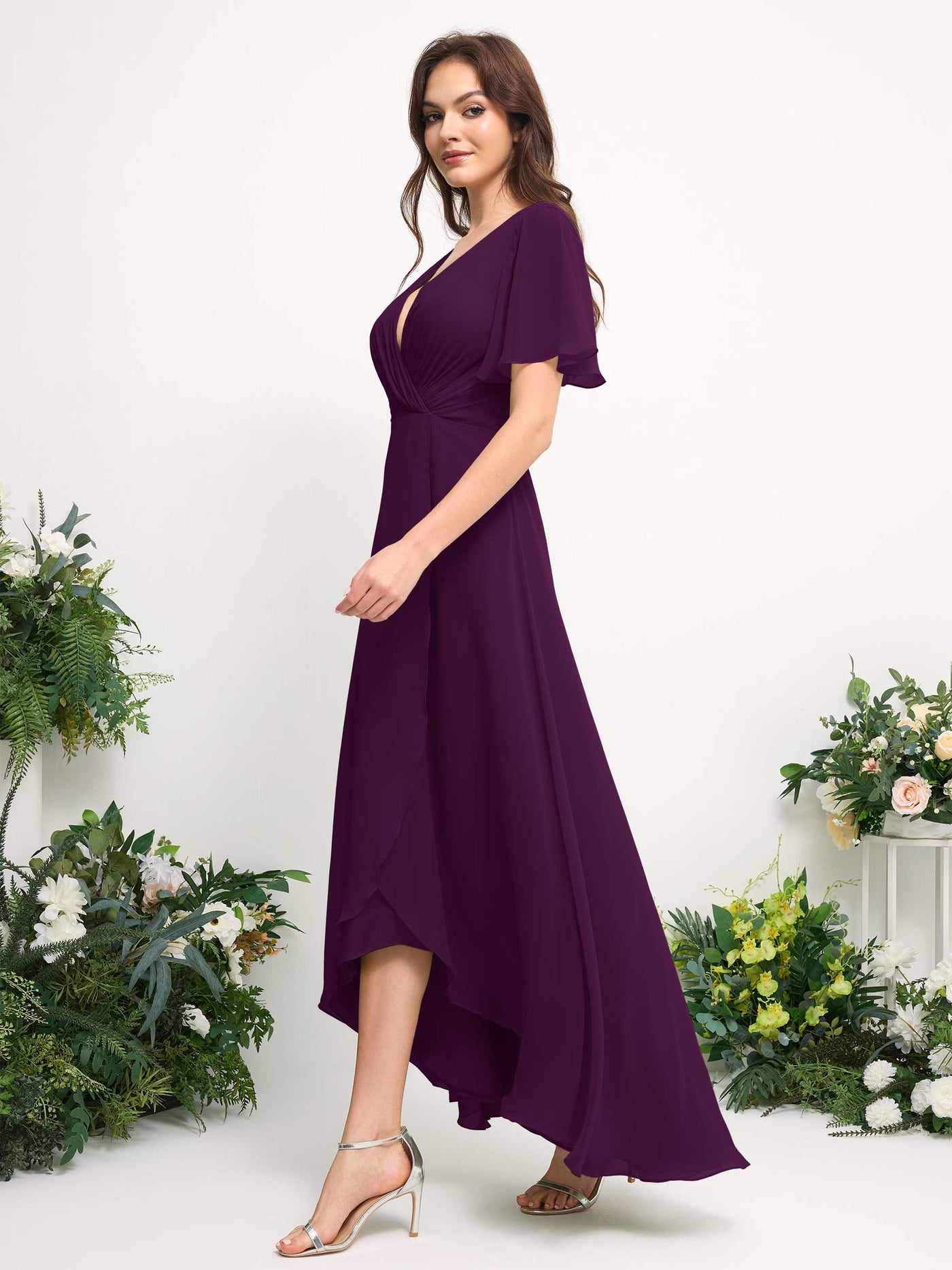 Carlyna Vestido línea A escote en V gasa hasta el suelo dama de honor Uva #color_uva