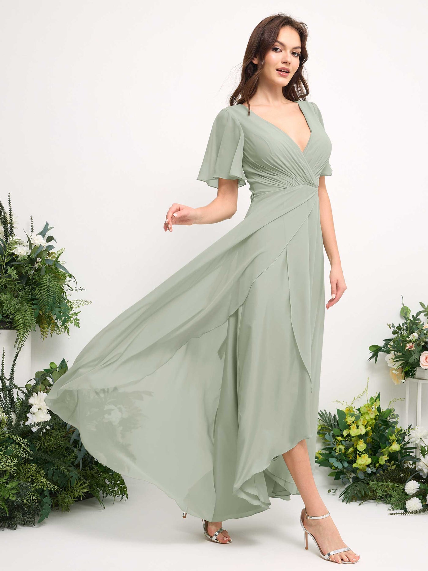 Carlyna Vestido línea A escote en V gasa hasta el suelo dama de honor Verde Salvia #color_verde-salvia