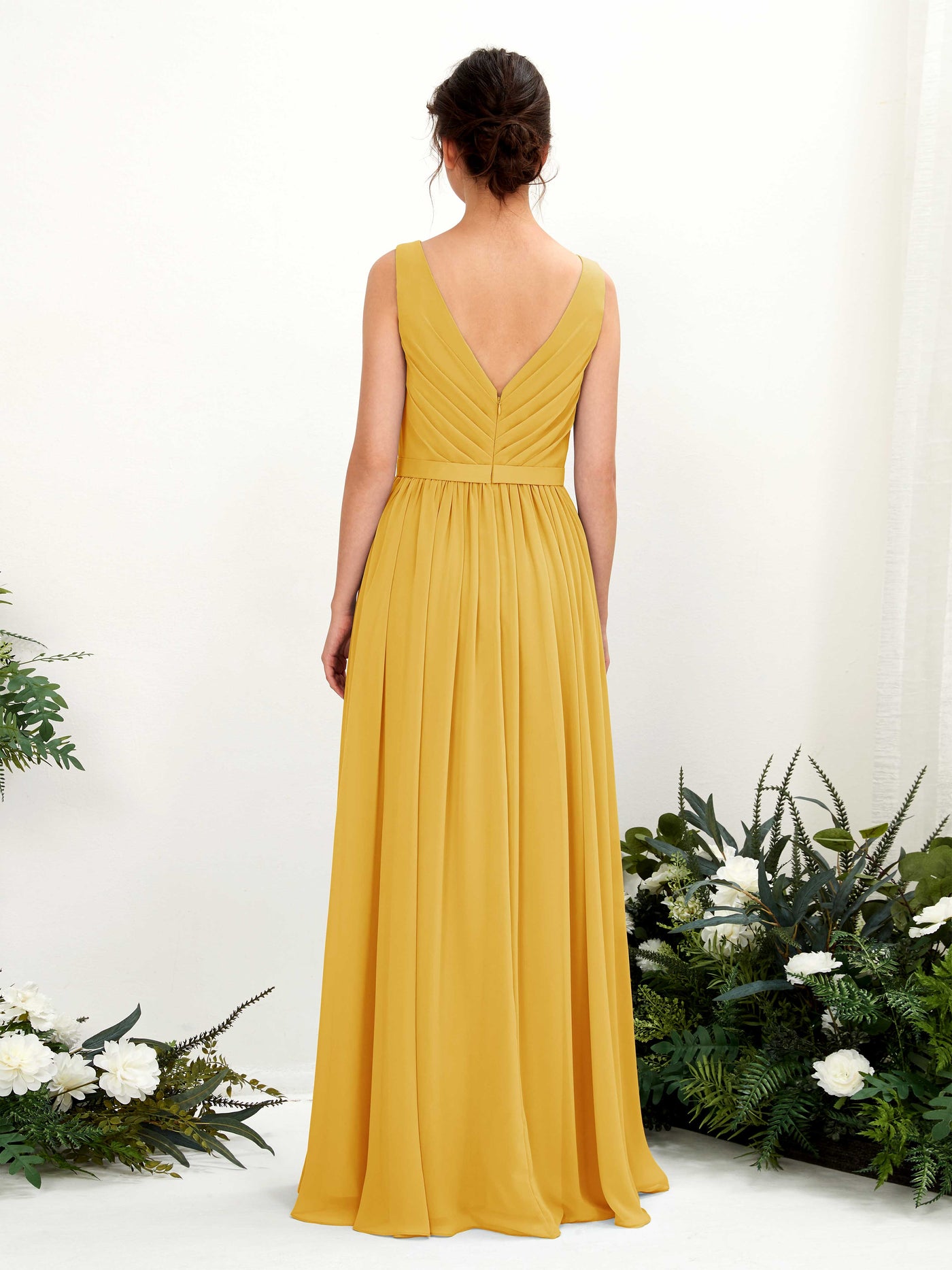 Carlyna Vestido línea A escote en V hasta el suelo fruncido dama de honor Amarillo Mostaza #color_amarillo-mostaza