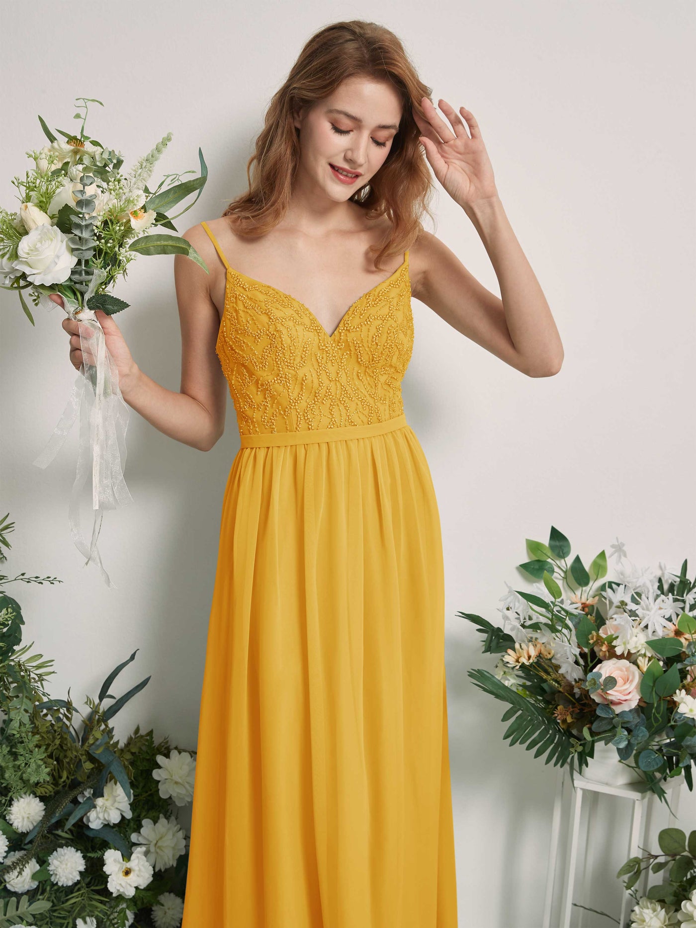 Carlyna Vestido Línea A Escote en V Hasta el suelo Fruncido Dama de honor Amarillo Mostaza #color_amarillo-mostaza