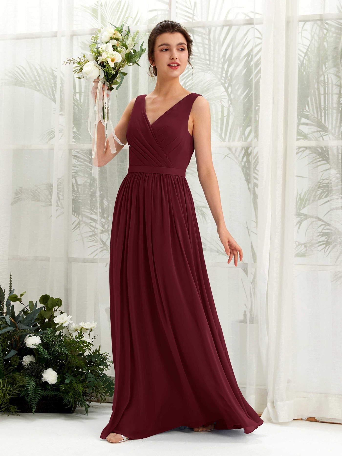 Carlyna Vestido línea A escote en V hasta el suelo fruncido dama de honor Borgoña #color_borgo-a