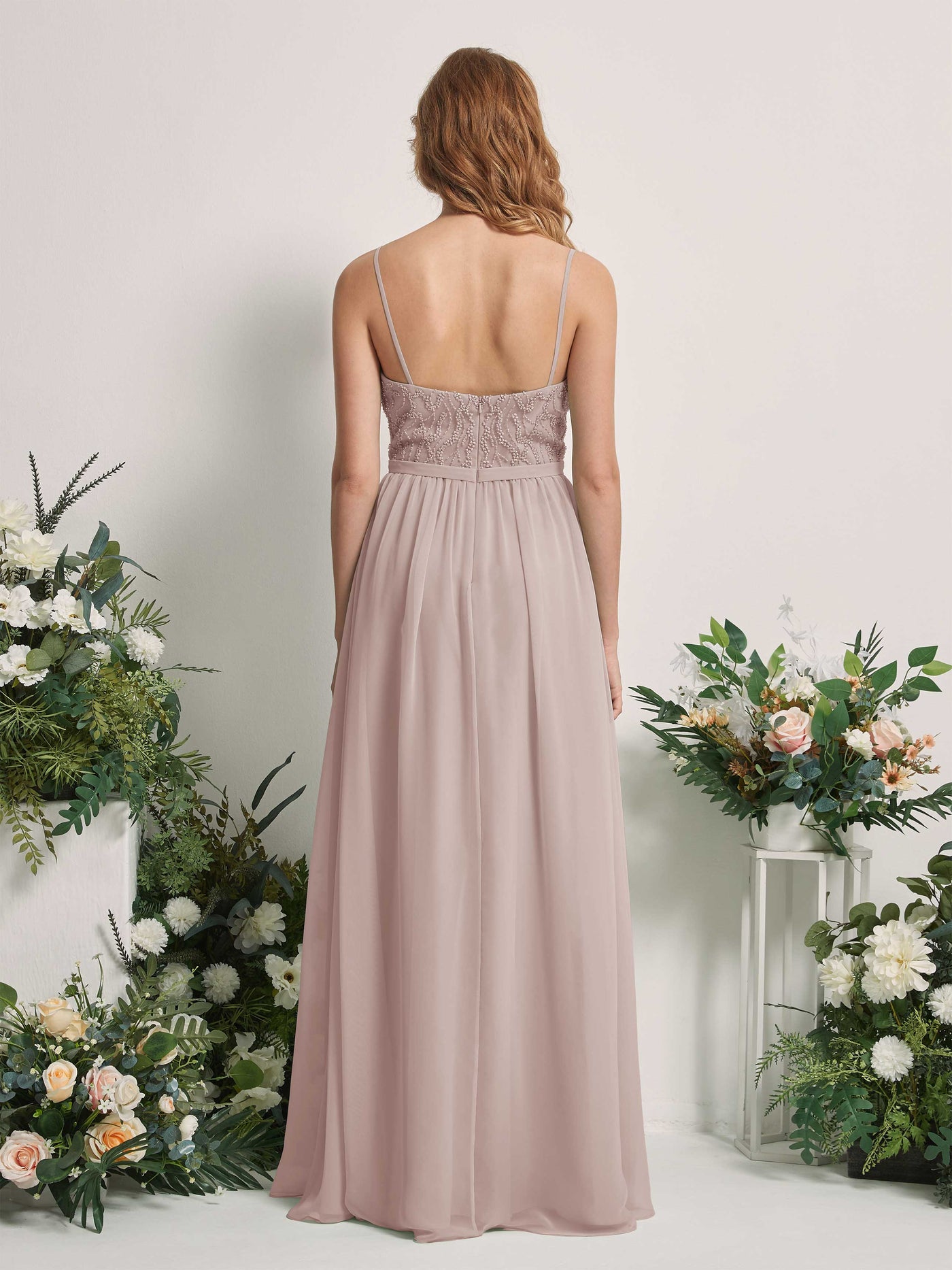 Carlyna Vestido Línea A Escote en V Hasta el suelo Fruncido Dama de honor Gris Pardo #color_gris-pardo